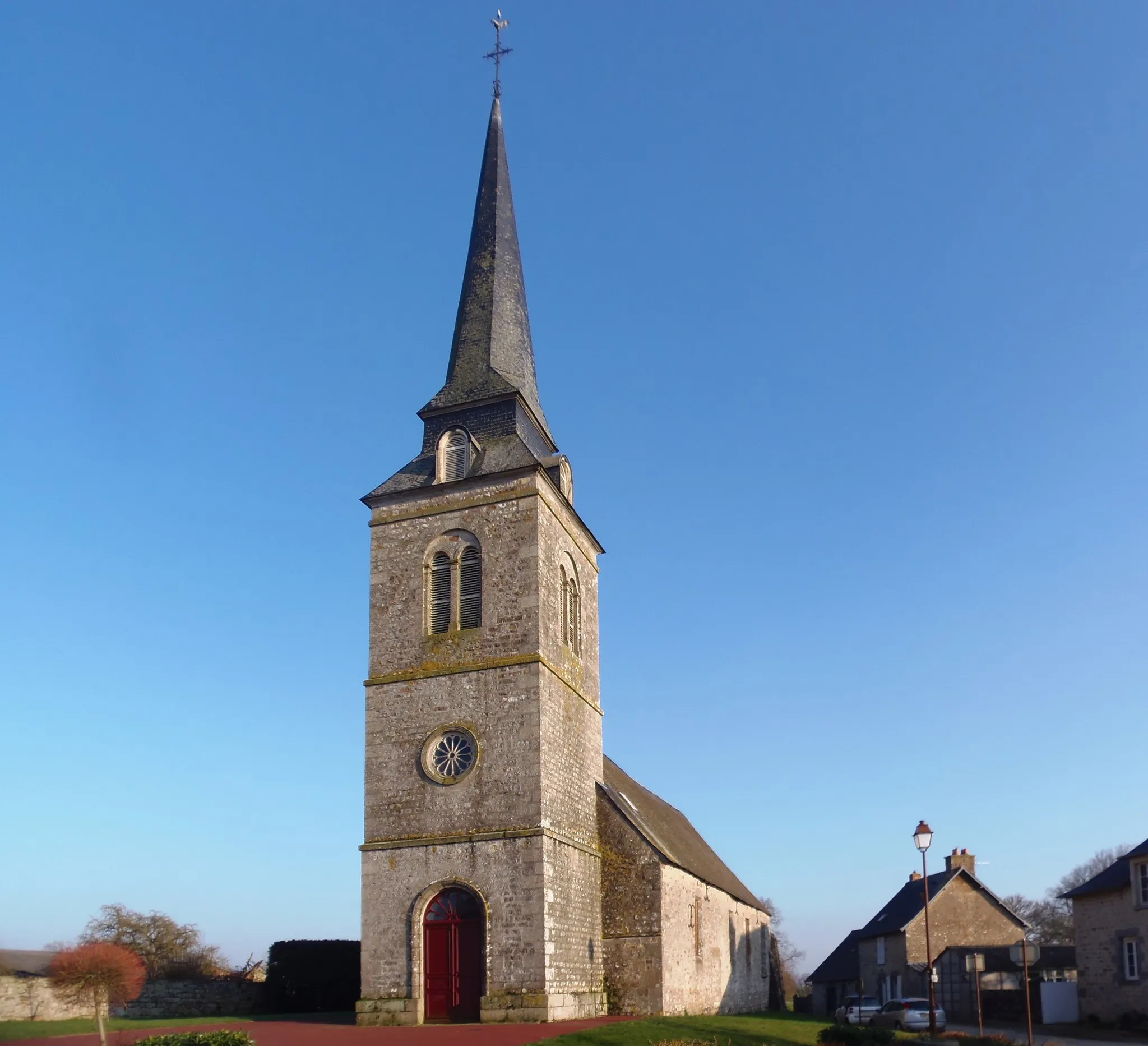 Photo showing: Saint-Ouen-le-Brisoult (Normandie, France). L'église Saint-Ouen.