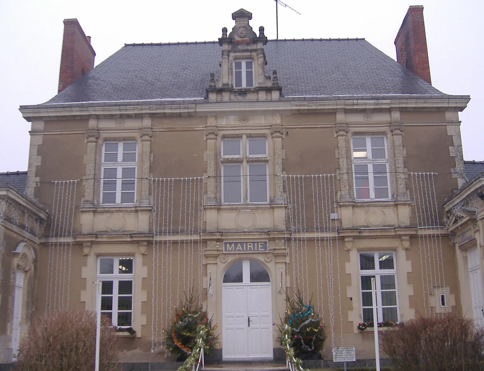 Photo showing: Municipality Palace in Entrammes - France