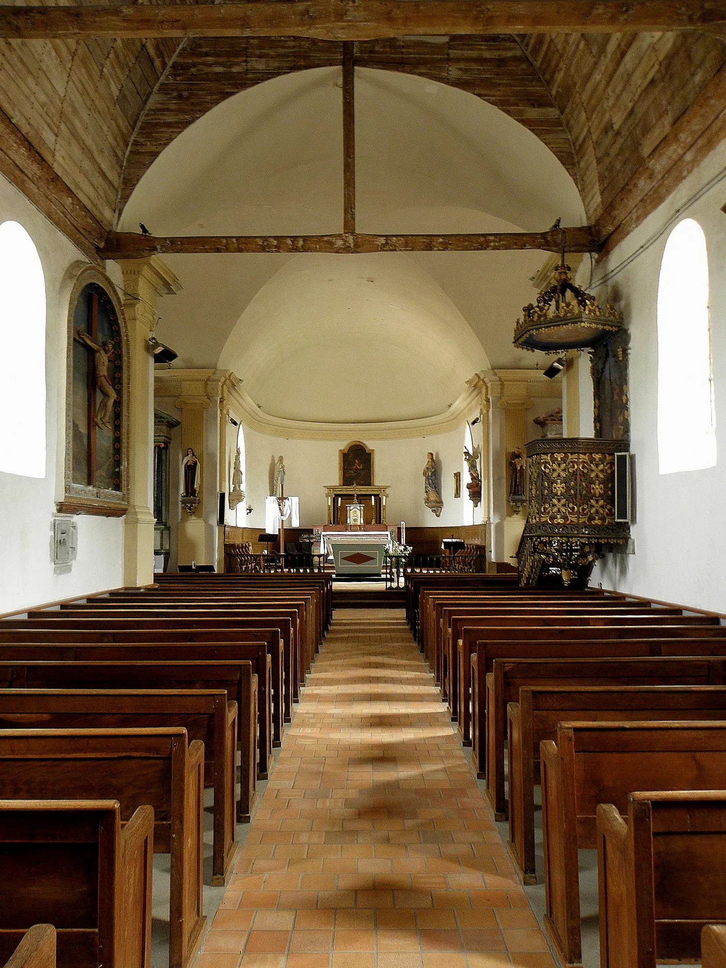 Photo showing: Église Sainte-Marie-Madeleine de Forcé (53). Nef.