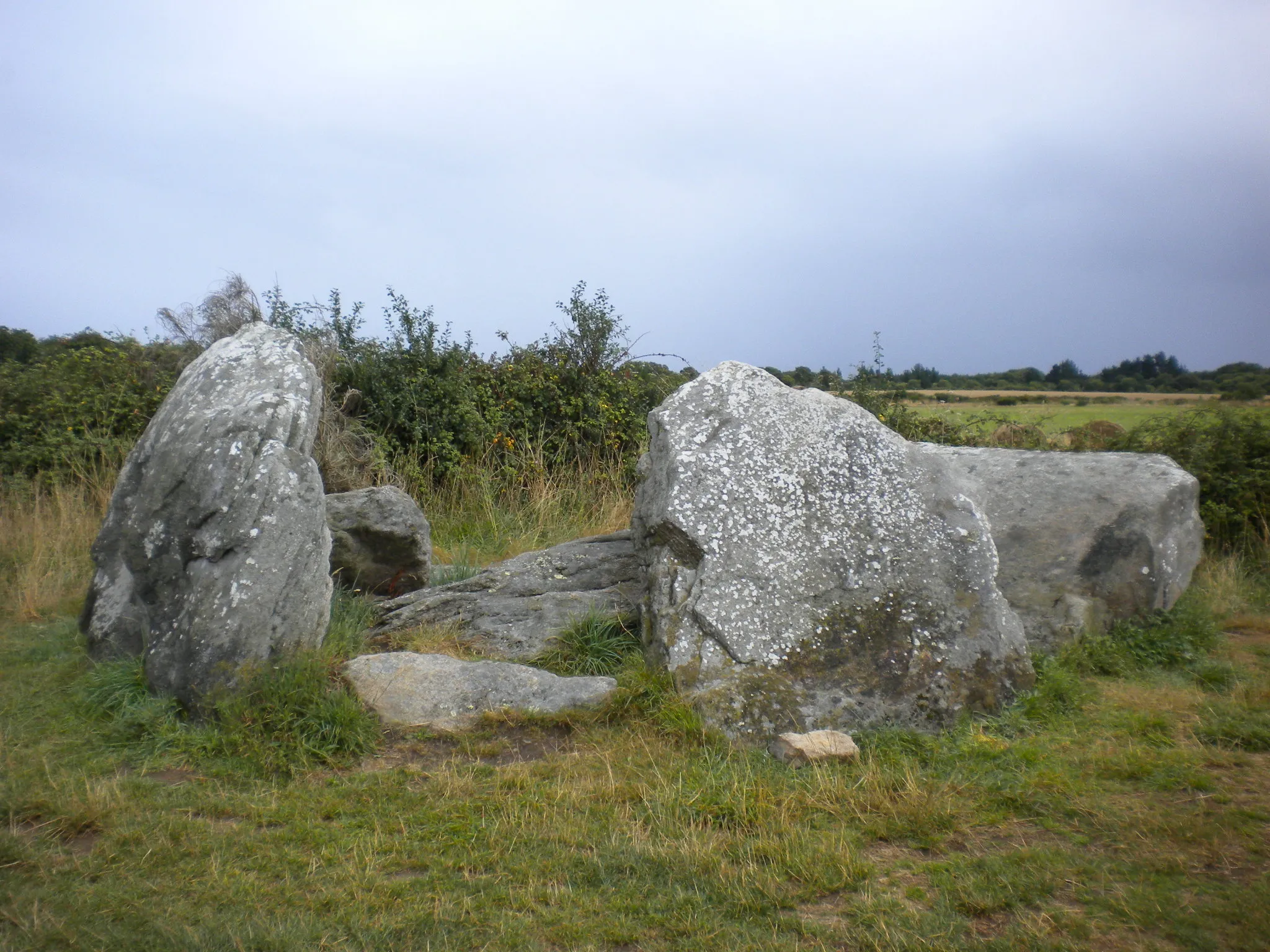 Photo showing: Dolmen de Kerbourg, Saint-Lyphard