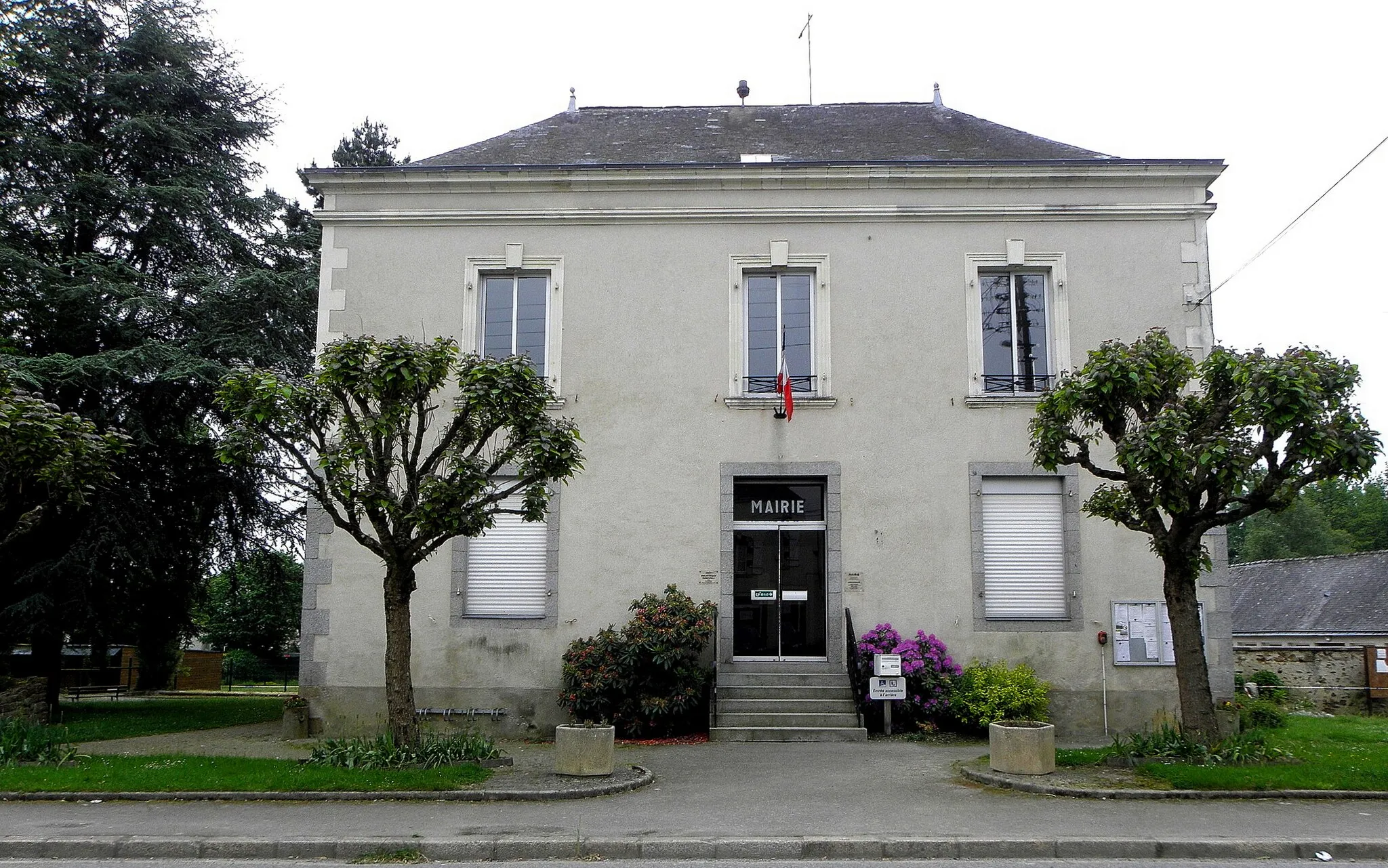 Photo showing: Mairie de Montjean (53).
