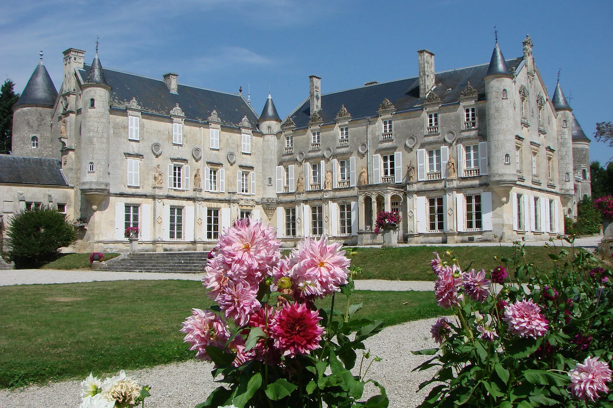 Photo showing: Château de Terre Neuve