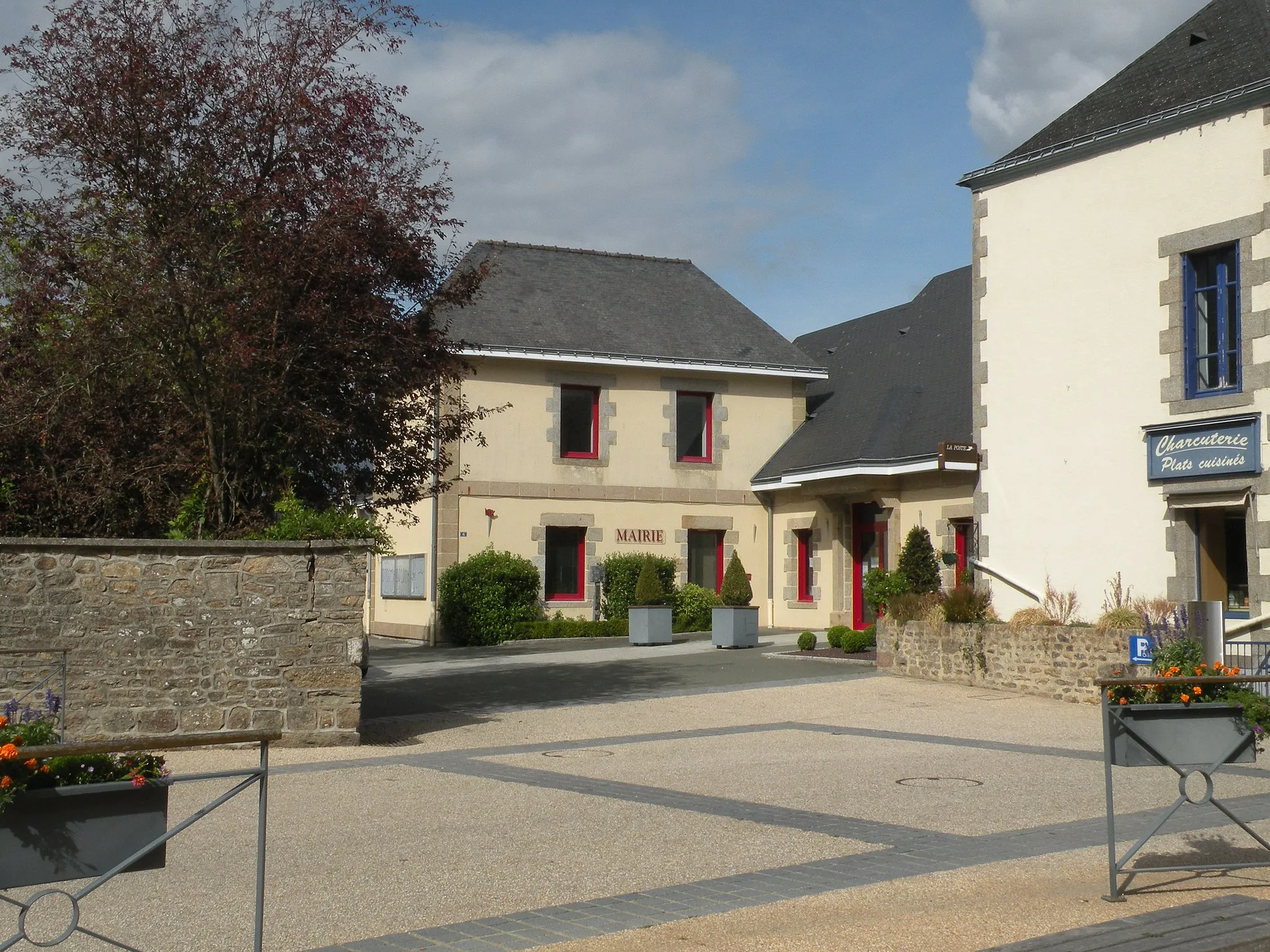 Photo showing: Jublains mairie