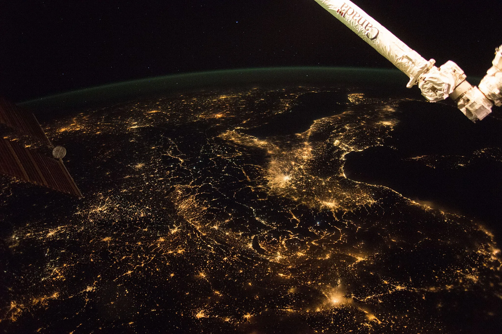 Photo showing: View of Earth taken during ISS Expedition 42.