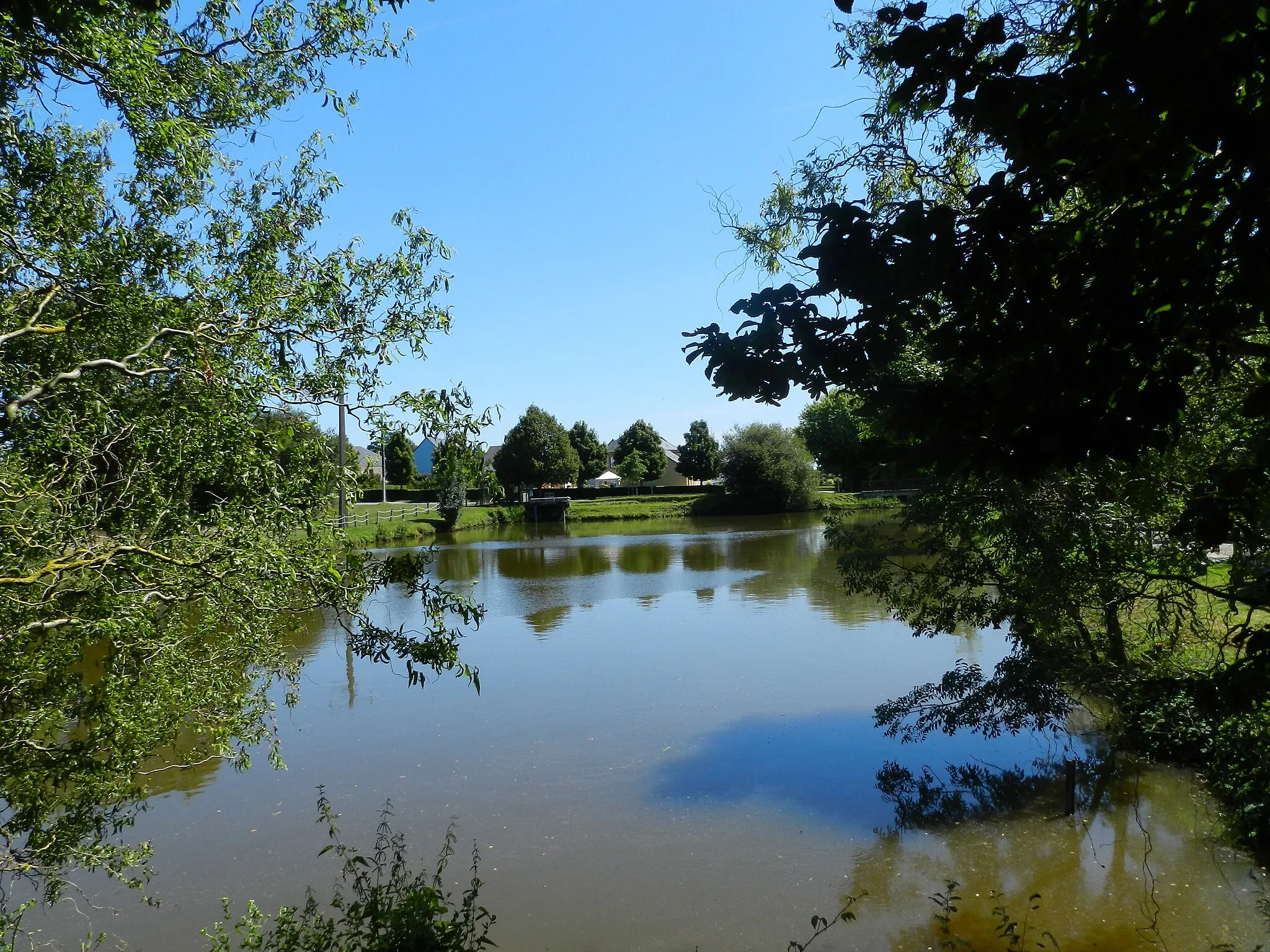 Photo showing: Plan d'eau communal