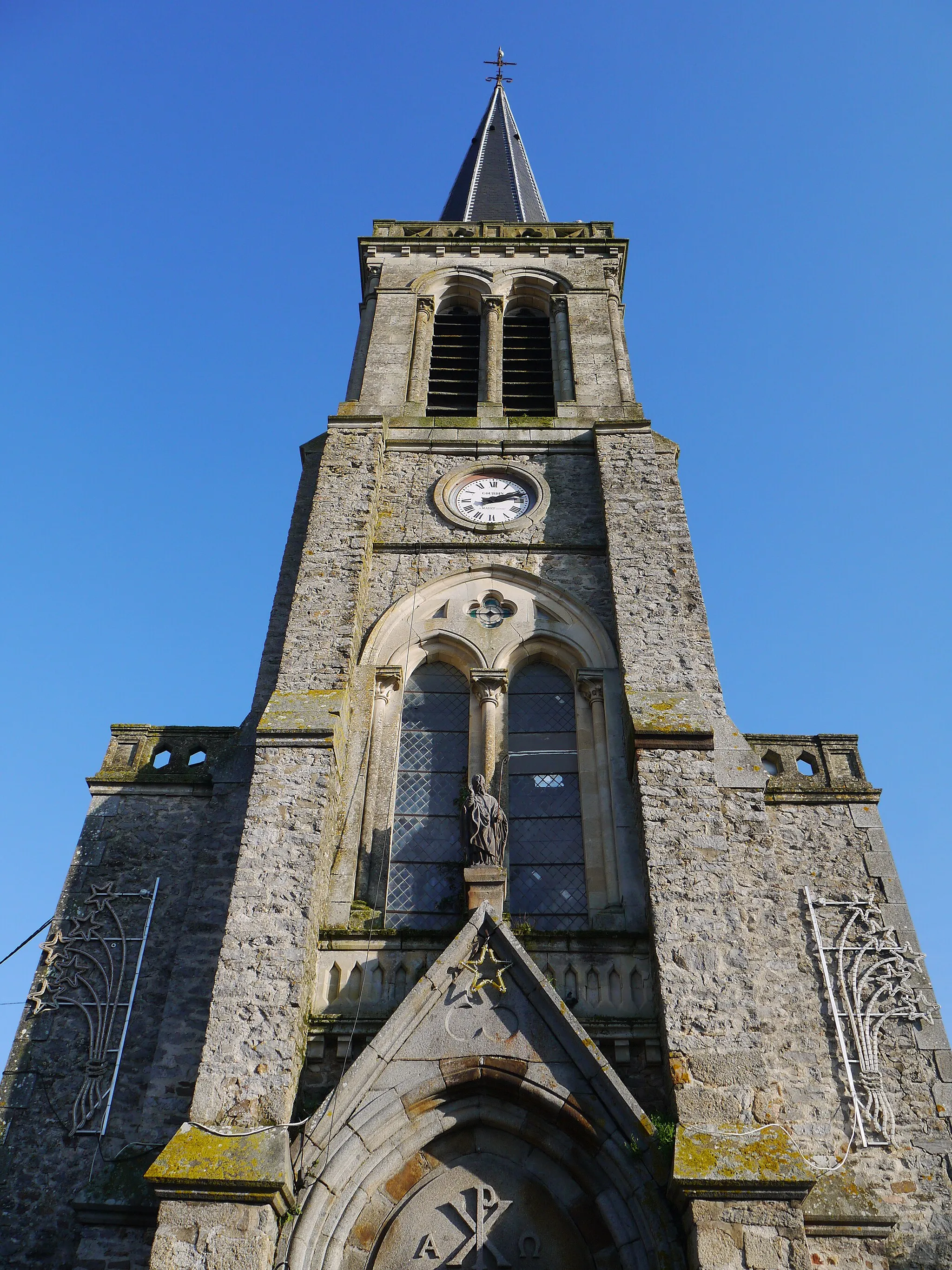 Photo showing: Le clocher de l'église Saint-Thuribe.