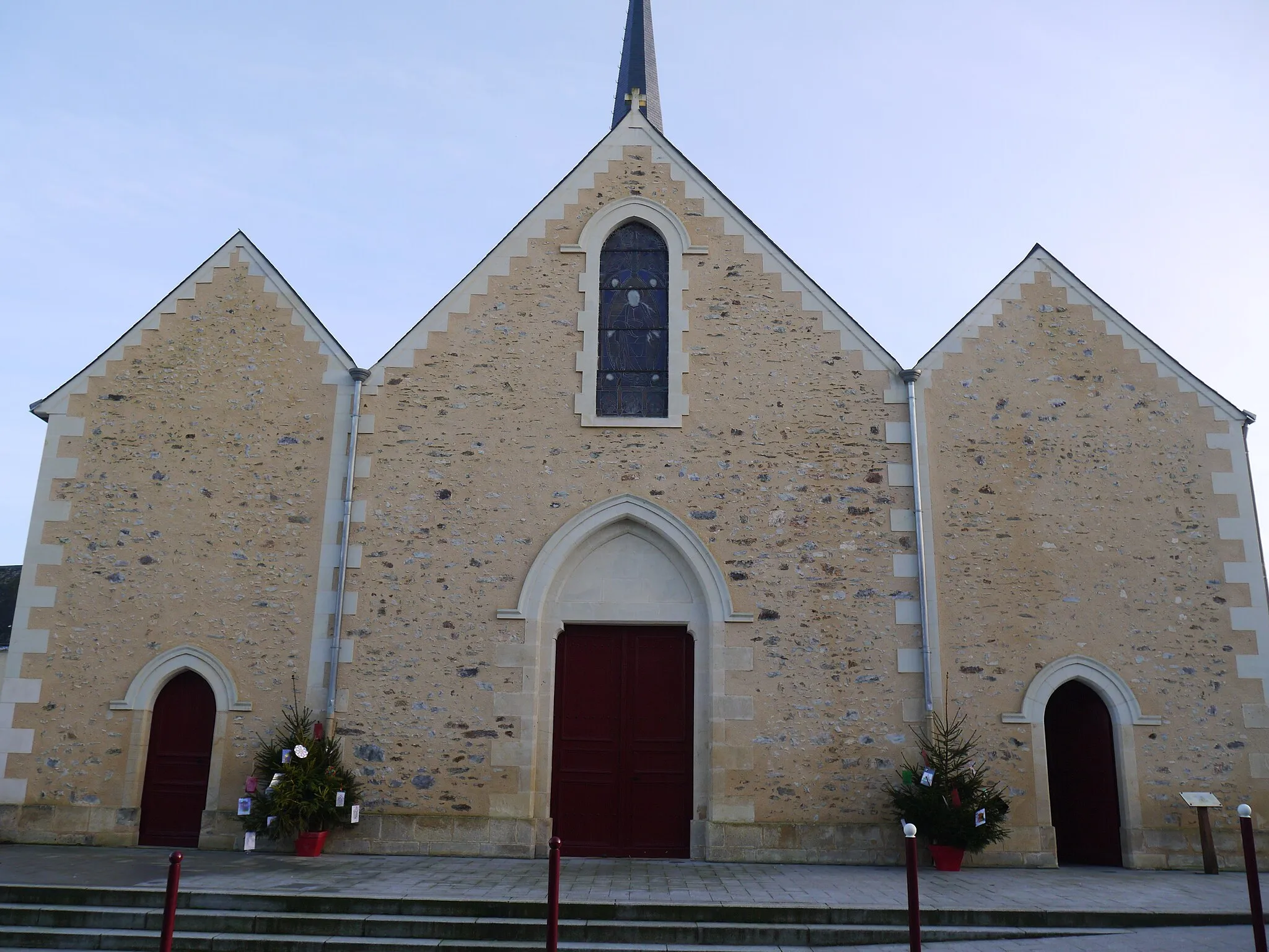 Photo showing: La façade de l'église Saint-Sulpice.