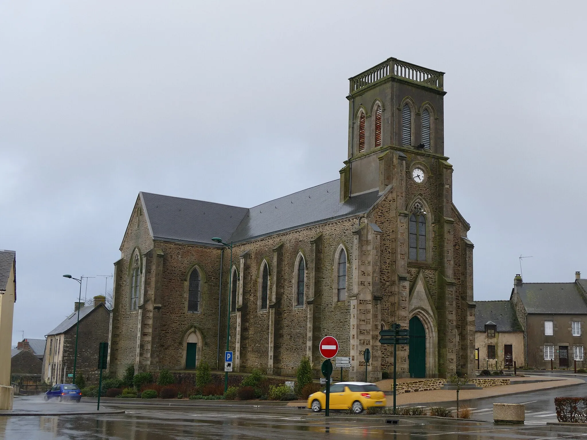 Photo showing: Saint-Cyr-and-Sainte-Julitte's church in Saint-Cyr-en-Pail (Mayenne, Pays de la Loire, France).