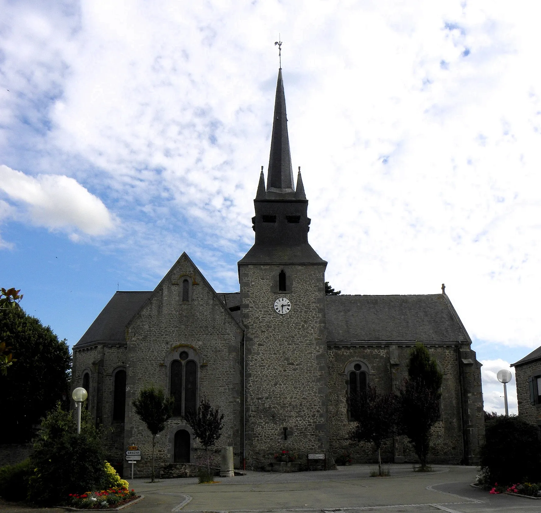 Photo showing: Église Saint-Martin de Marcillé-la-Ville (53).