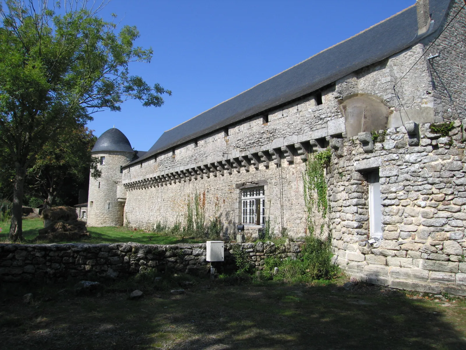 Photo showing: Defensive side of the Castle of Careil, Guérande, France