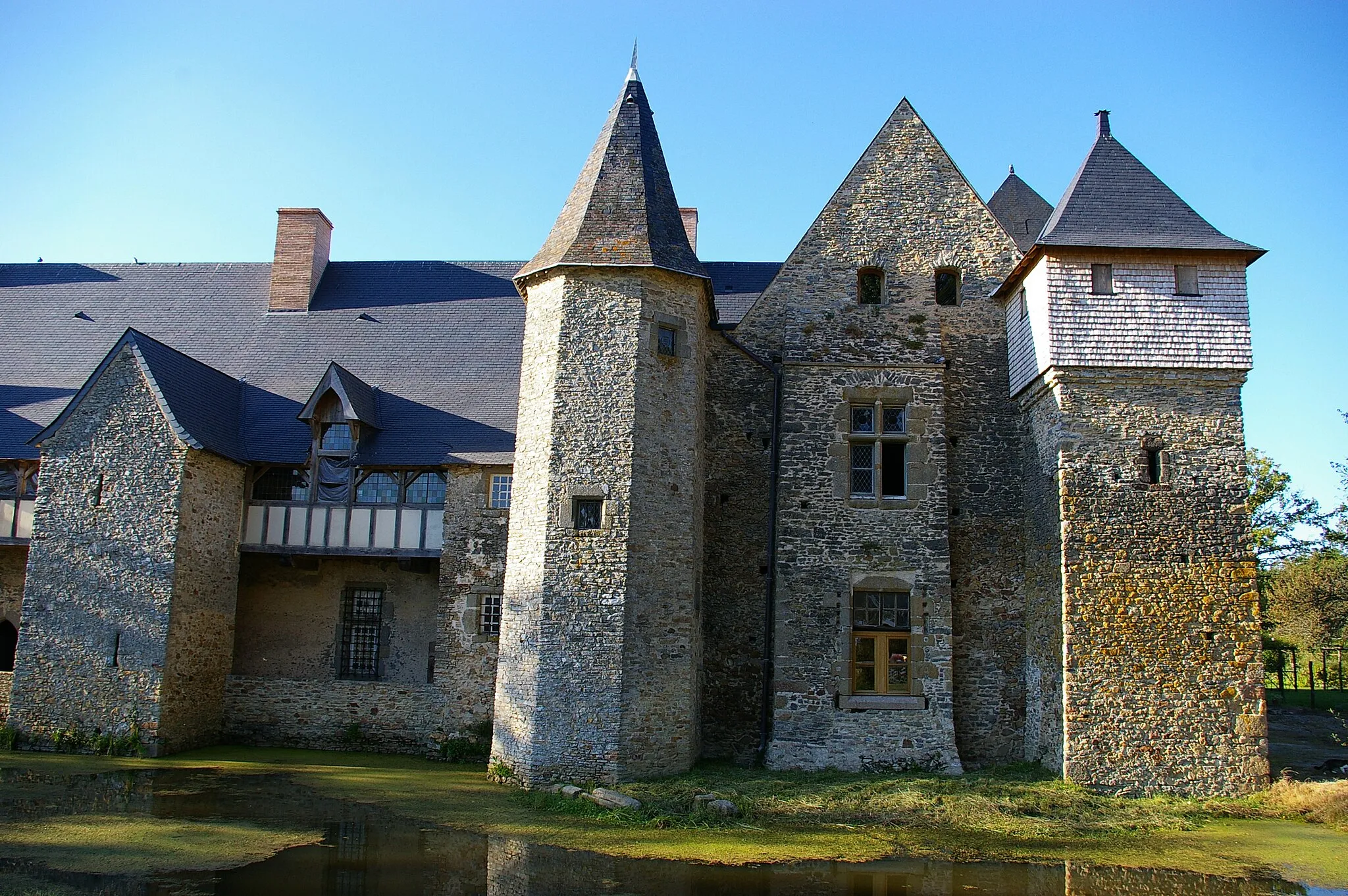 Photo showing: Rückseite des Schlosses la Grande Courbe de Brée