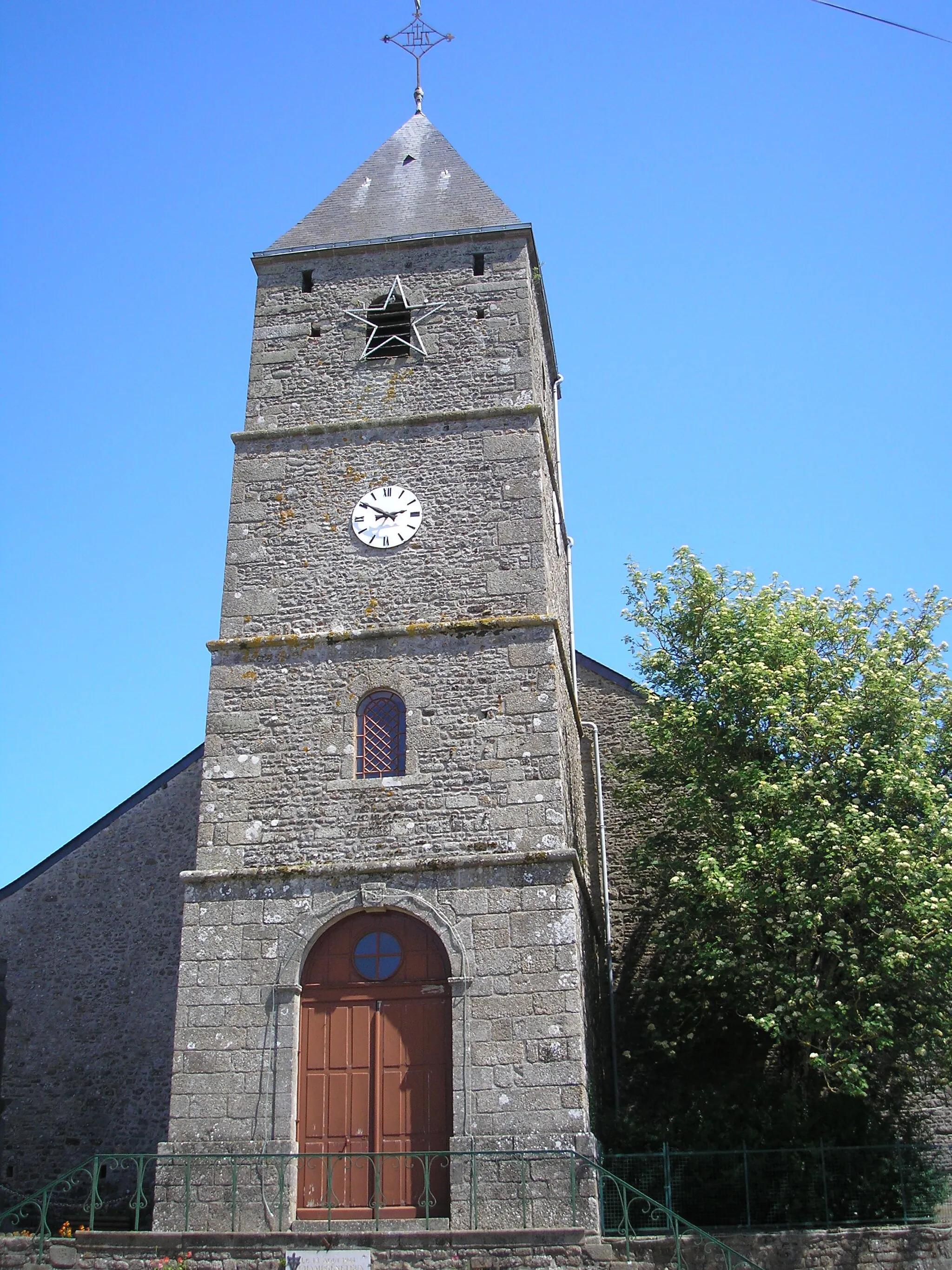 Photo showing: Champgenéteux (Pays de la Loire, France). L'église Saint-Gervais-et-Saint-Protais.