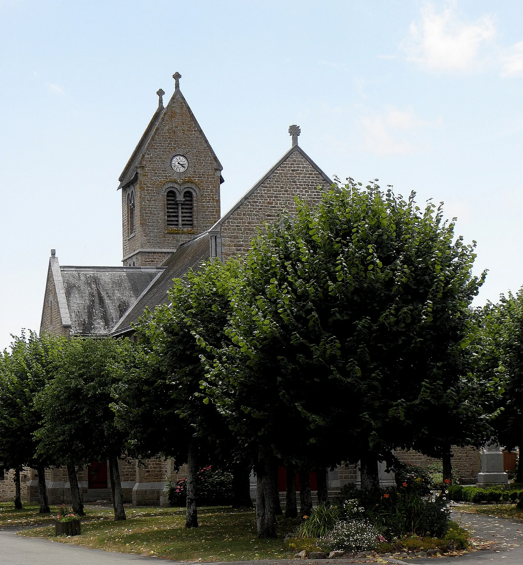 Photo showing: Église Saint-Martin de Deux-Évailles (53).