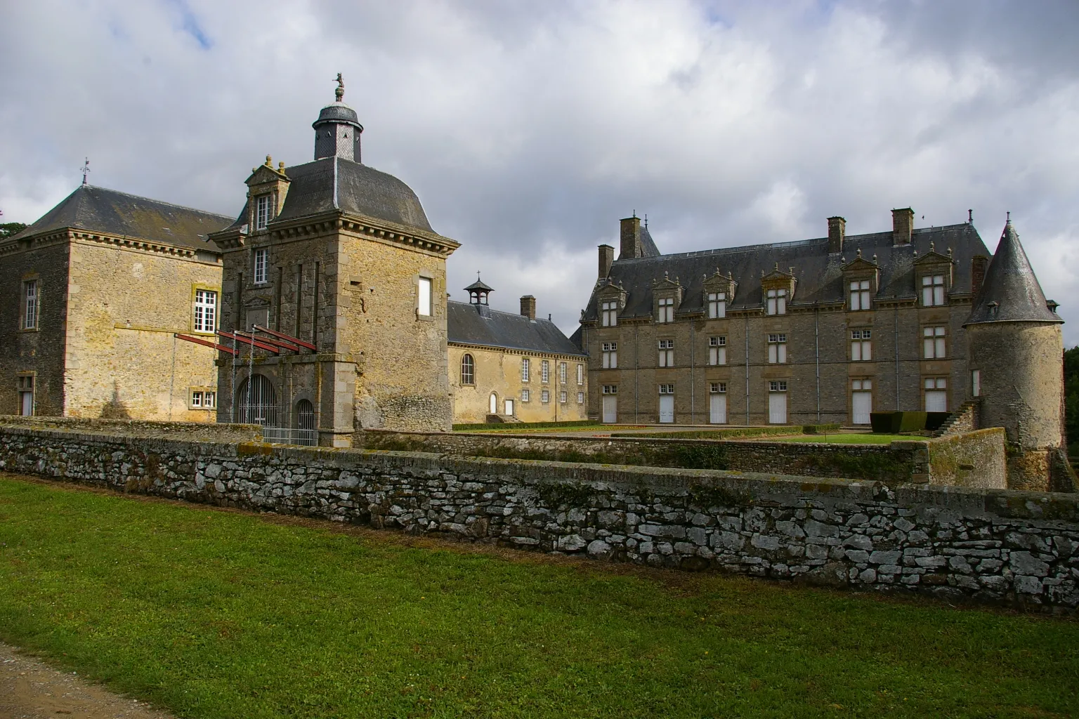 Photo showing: Château de Montecler, Châtres-la-Forêt (Mayenne)