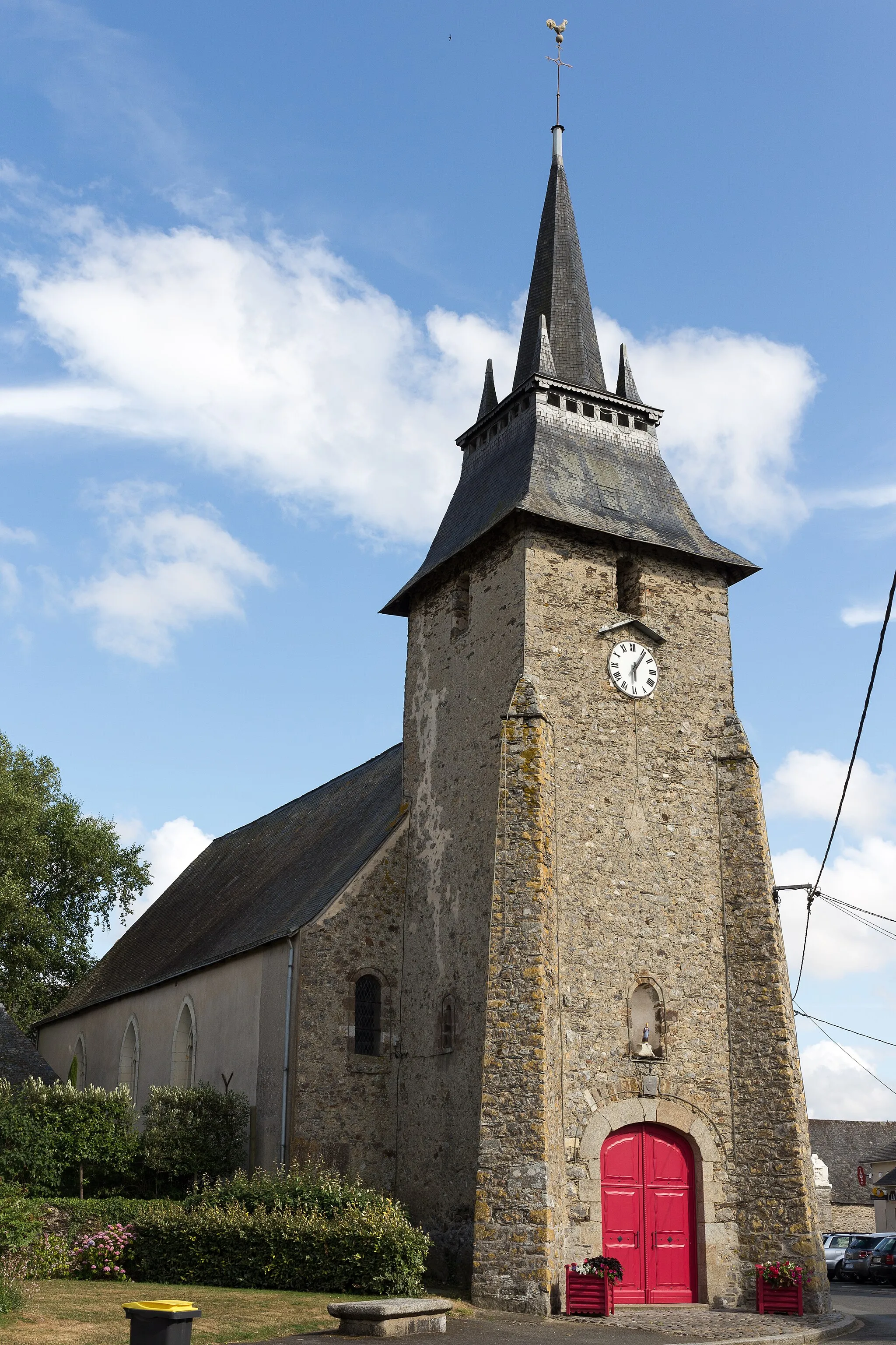 Photo showing: Church of Louvigné.