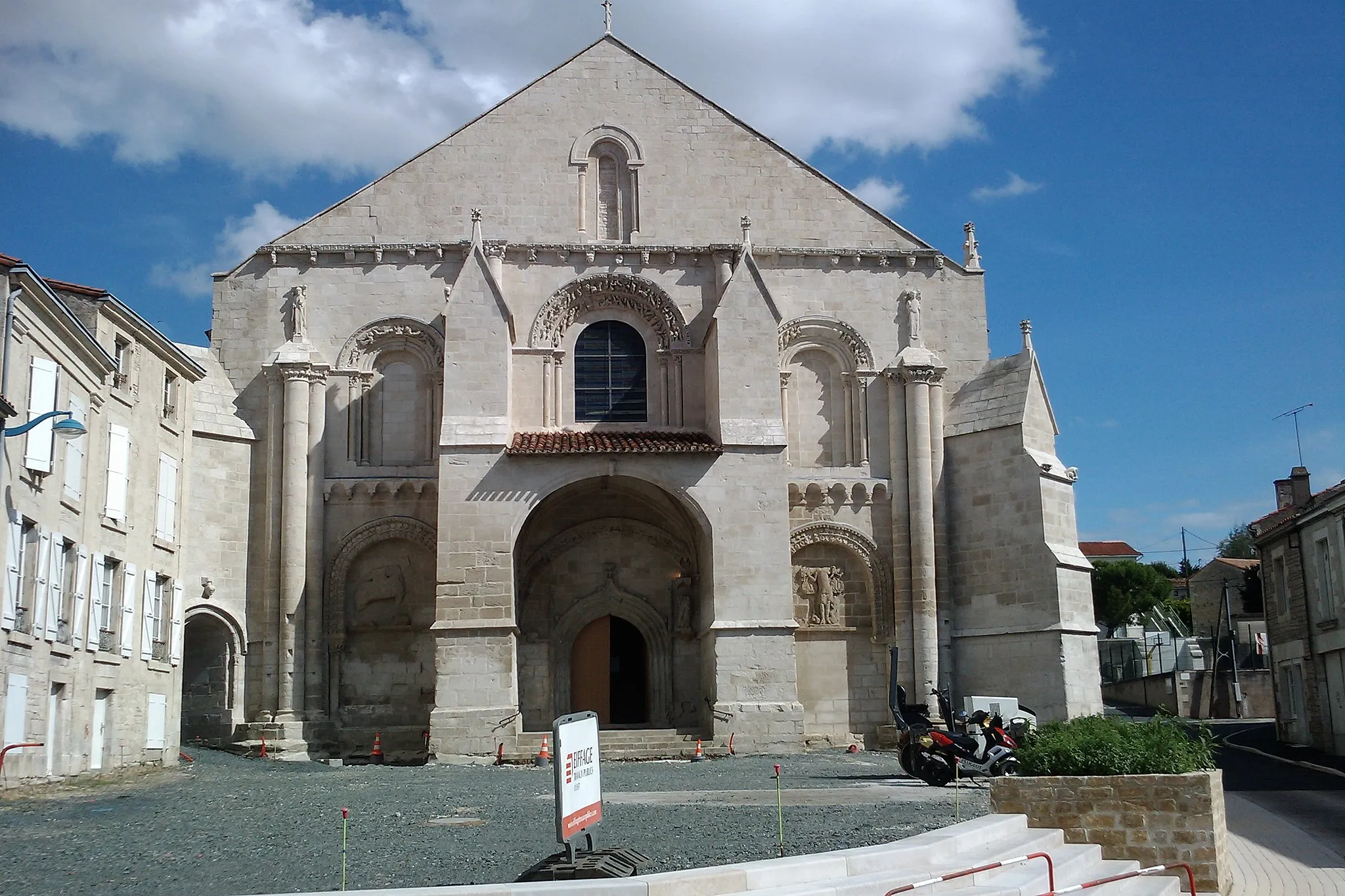 Photo showing: fr:Église Sainte-Eulalie de Benet