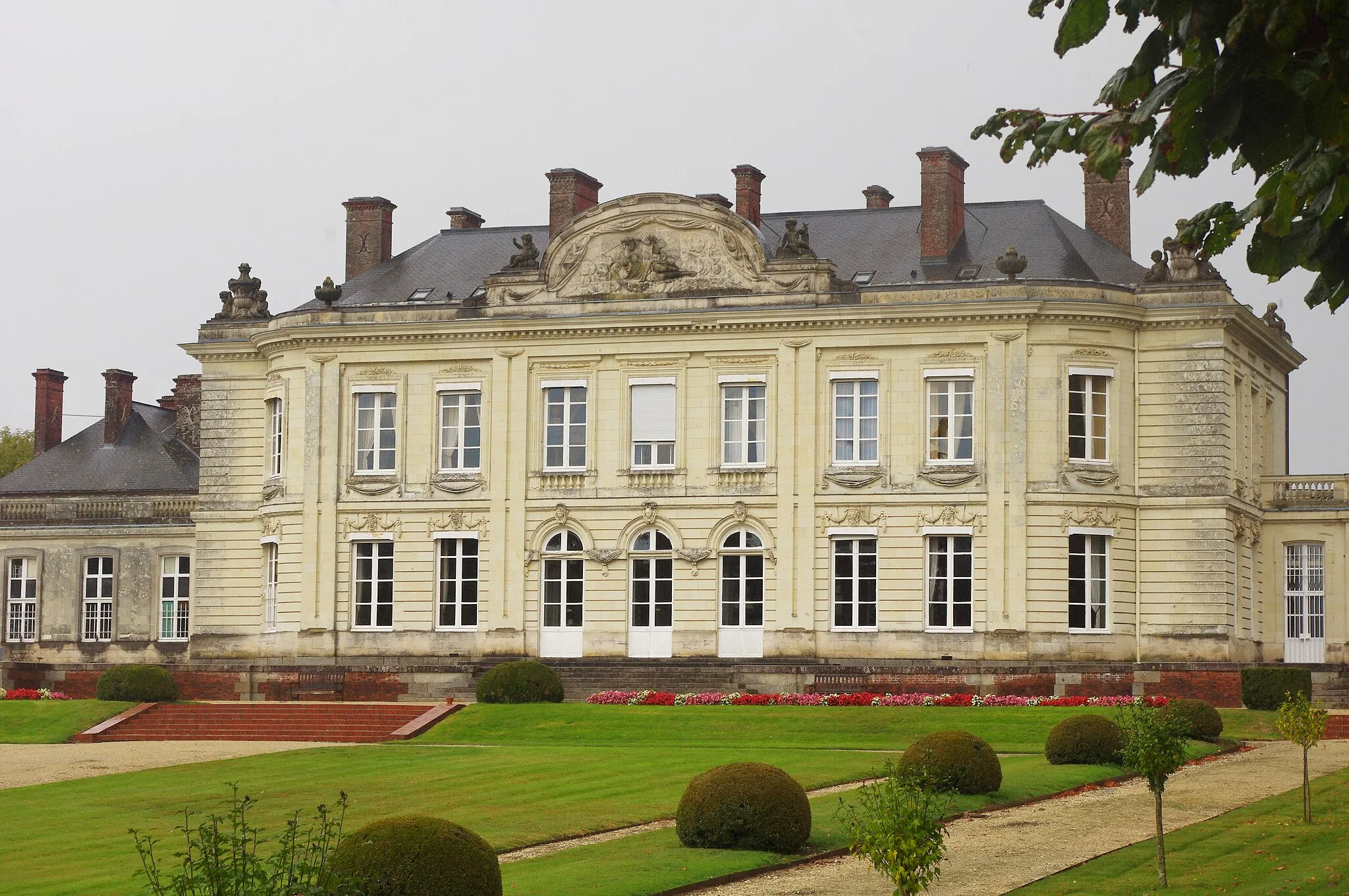Photo showing: This building is indexed in the base Mérimée, a database of architectural heritage maintained by the French Ministry of Culture, under the reference PA00109493 .