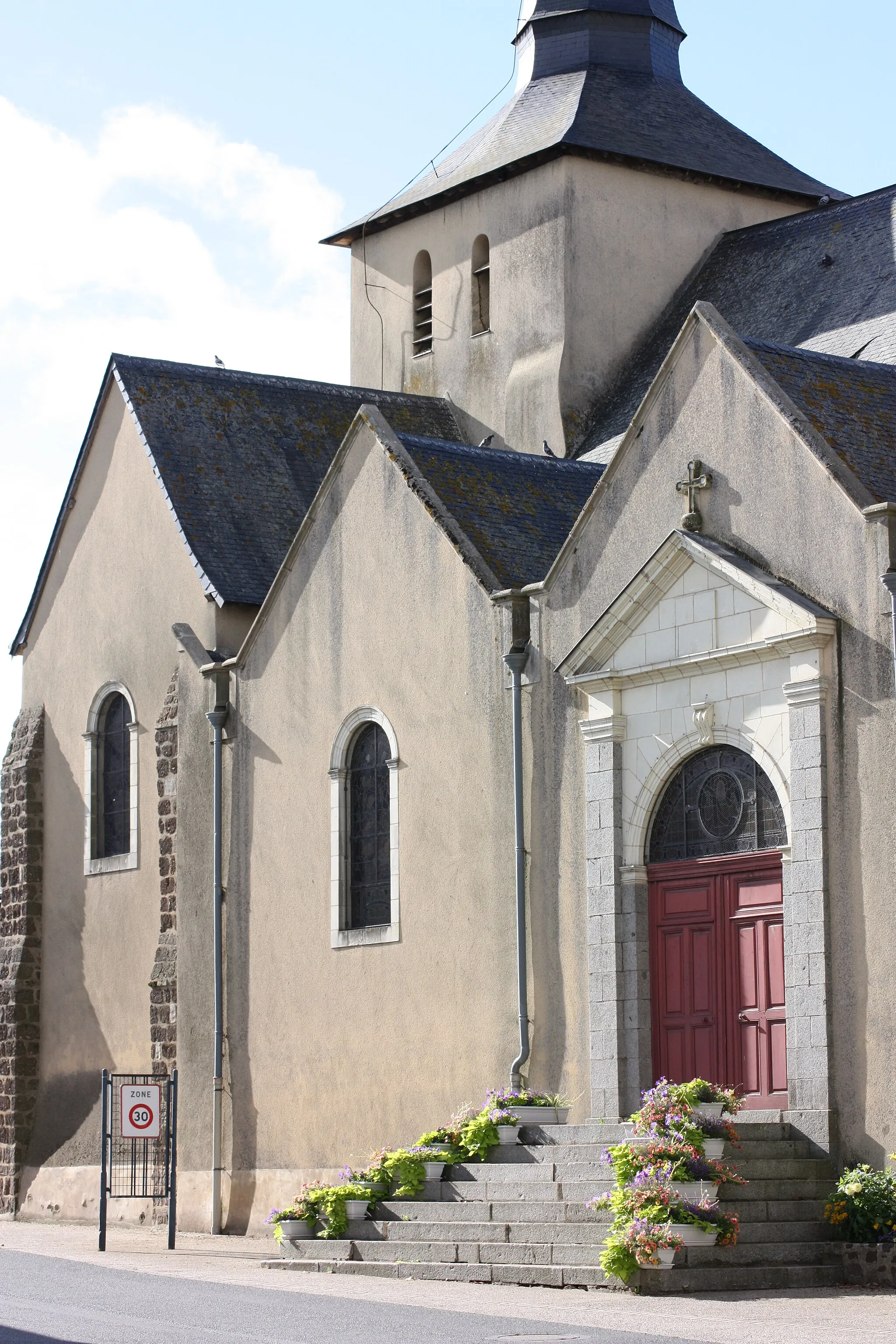 Photo showing: Quelaines-Saint-Gault - Eglise Saint-Gervais et Saint-Protais
Vue au Nord