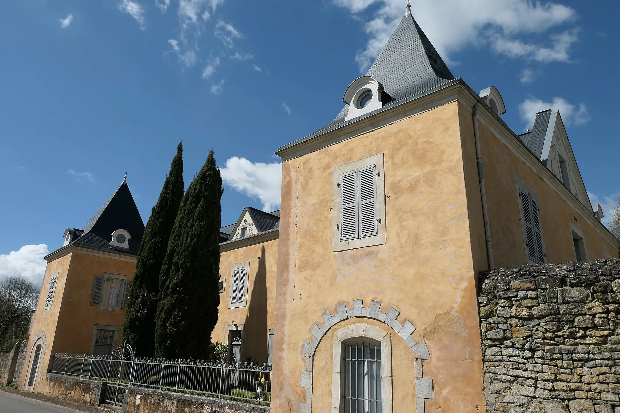 Photo showing: House, 2 Erve street, in Saint-Pierre-sur-Erve (Mayenne, France)