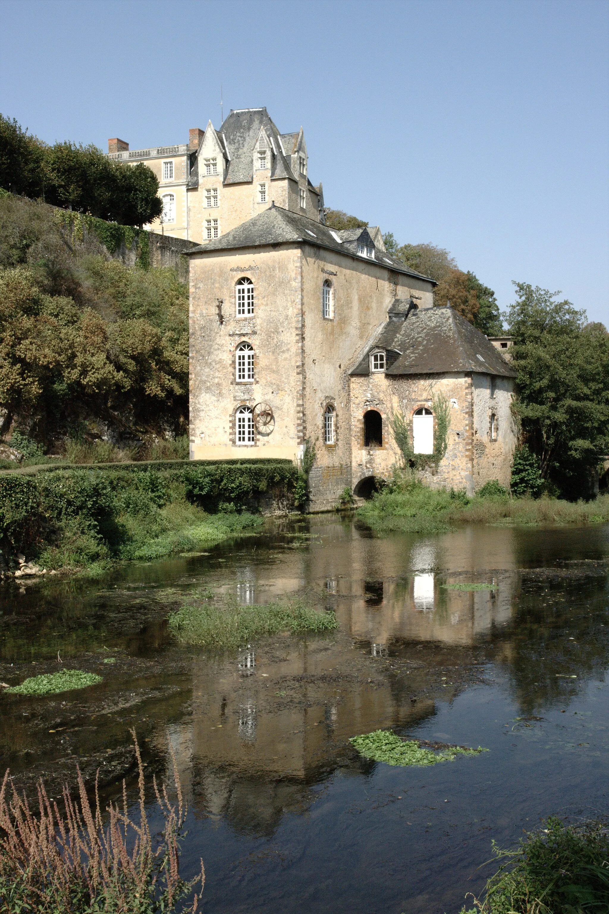 Photo showing: Le moulin de Thévalles sur l'Erve, Mayenne.