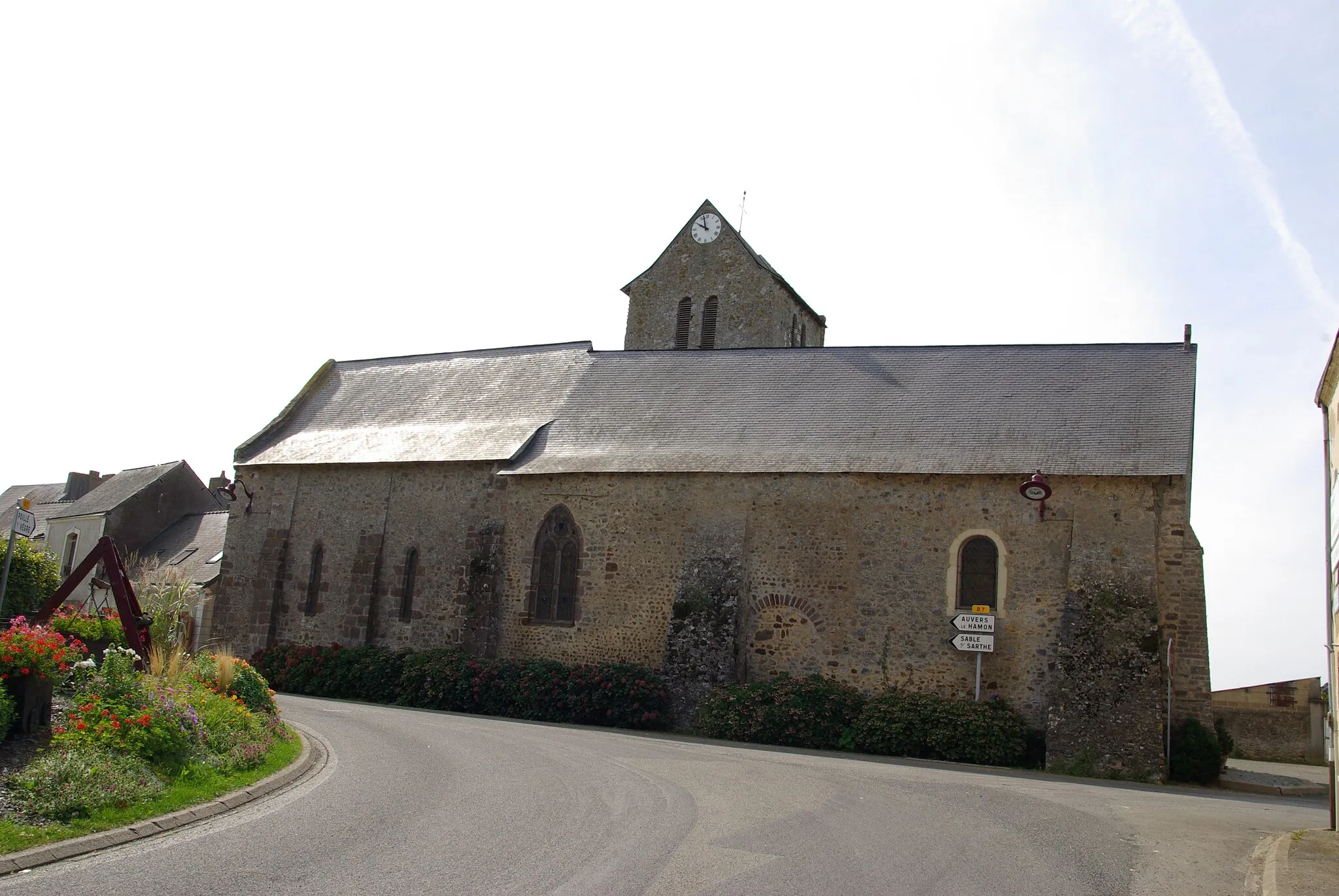 Photo showing: Church Epineux-the-Seguin