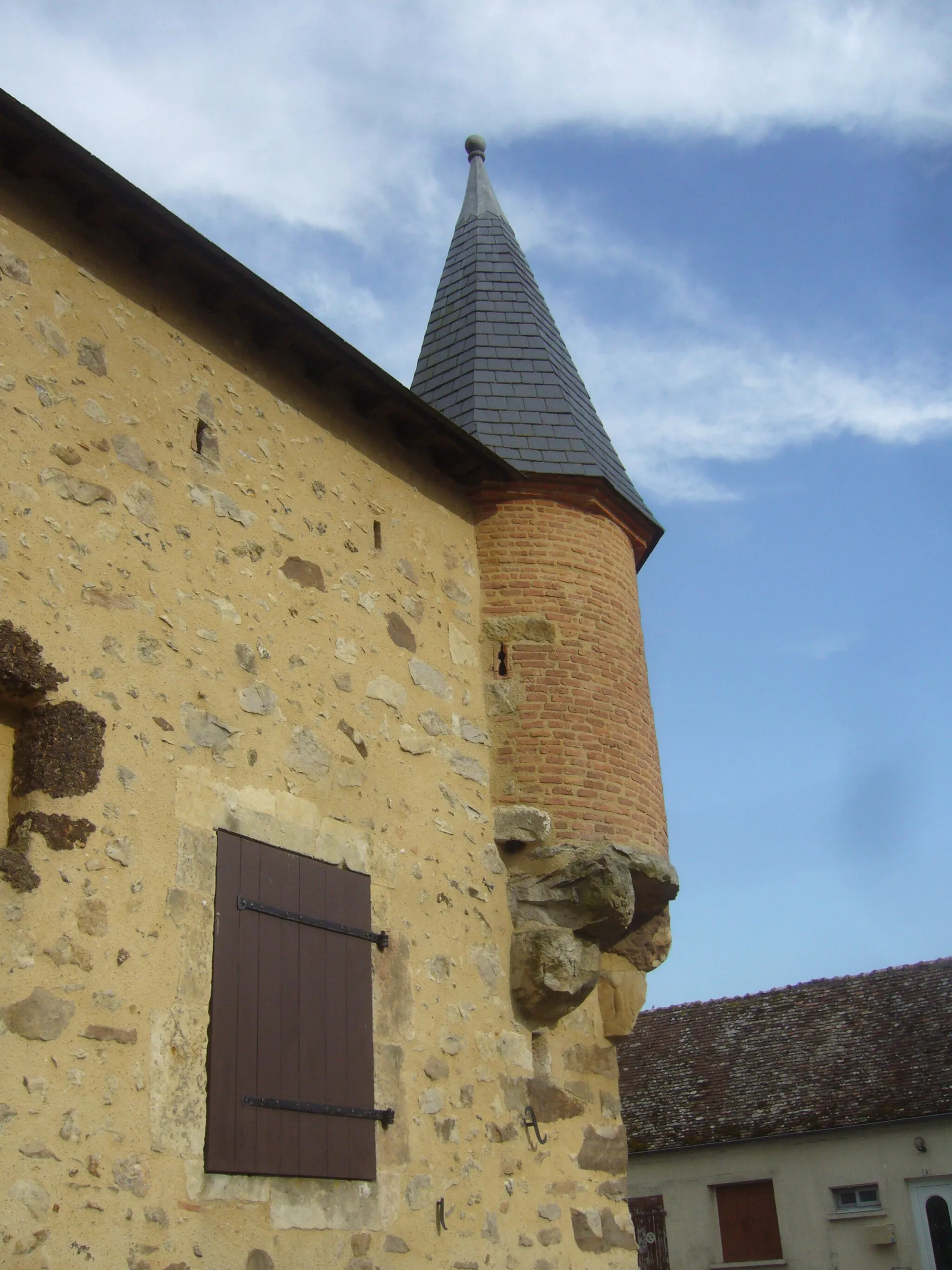 Photo showing: This building is indexed in the base Mérimée, a database of architectural heritage maintained by the French Ministry of Culture, under the reference PA00109940 .