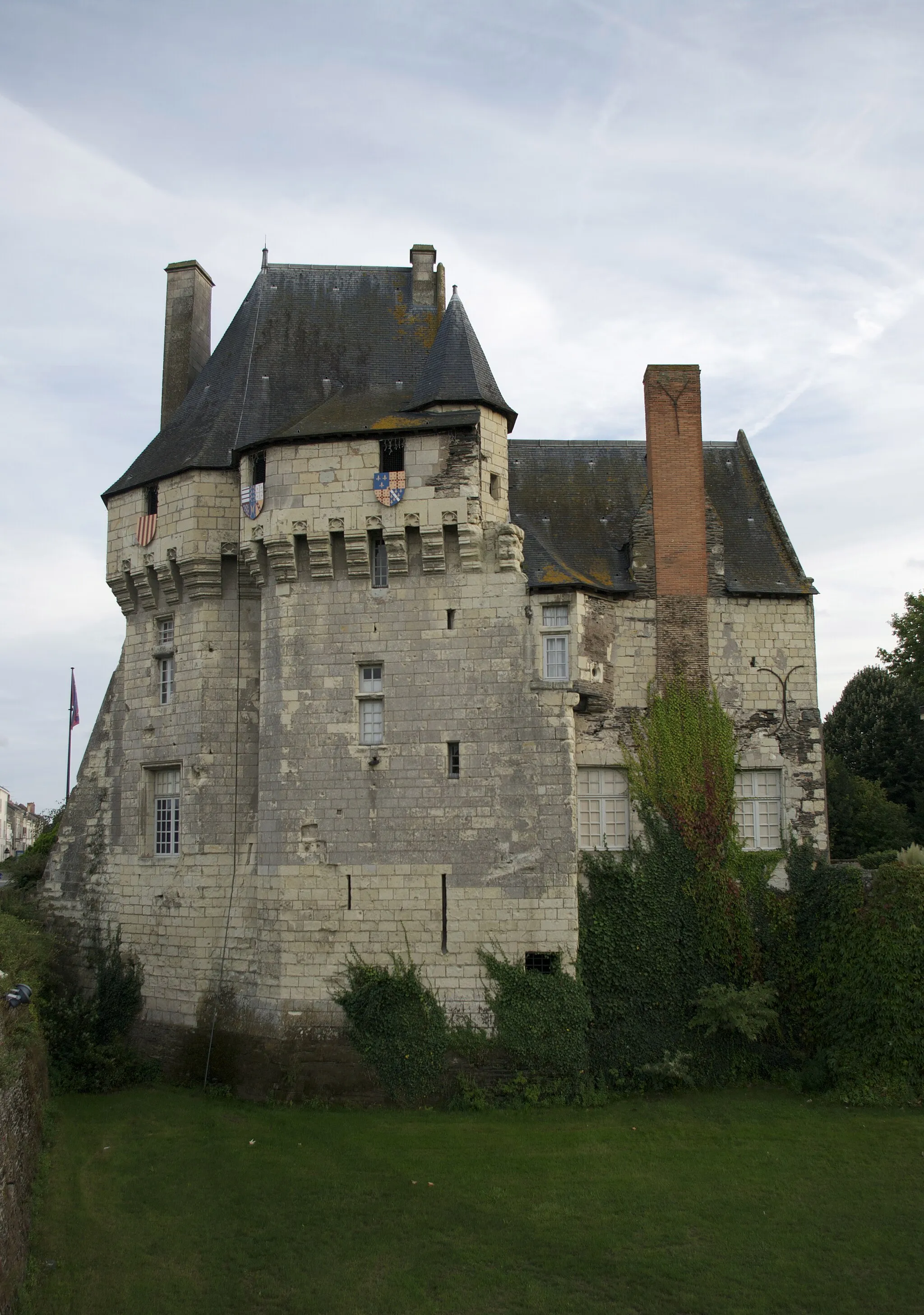 Photo showing: This building is classé au titre des monuments historiques de la France. It is indexed in the base Mérimée, a database of architectural heritage maintained by the French Ministry of Culture, under the reference PA00109235 .