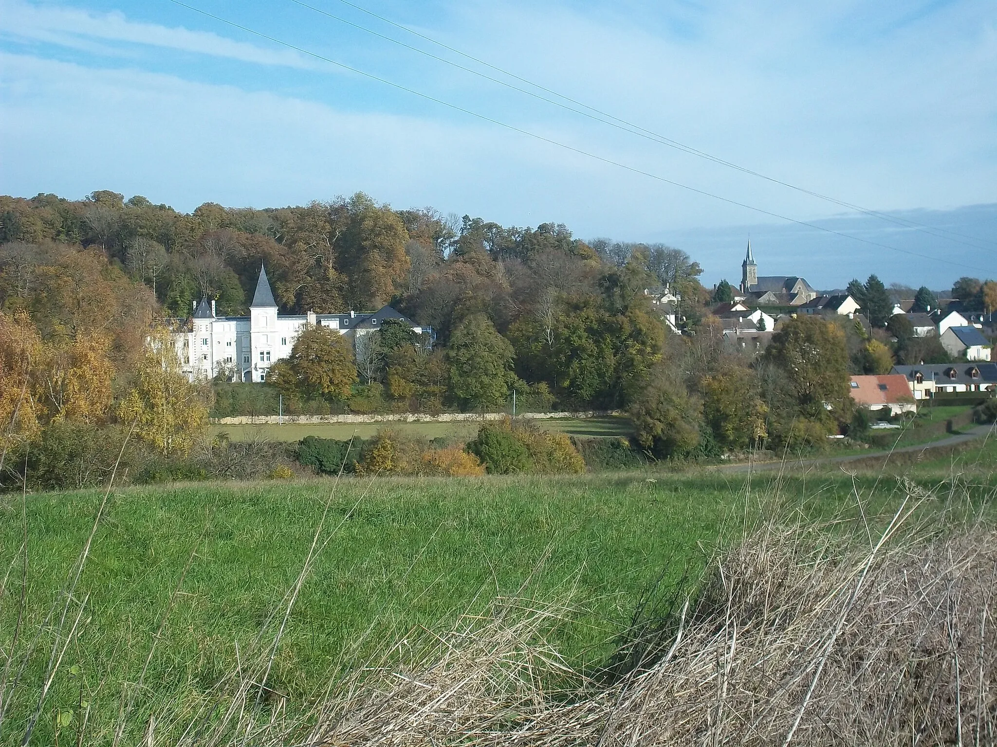 Photo showing: vue générale avec le chateau