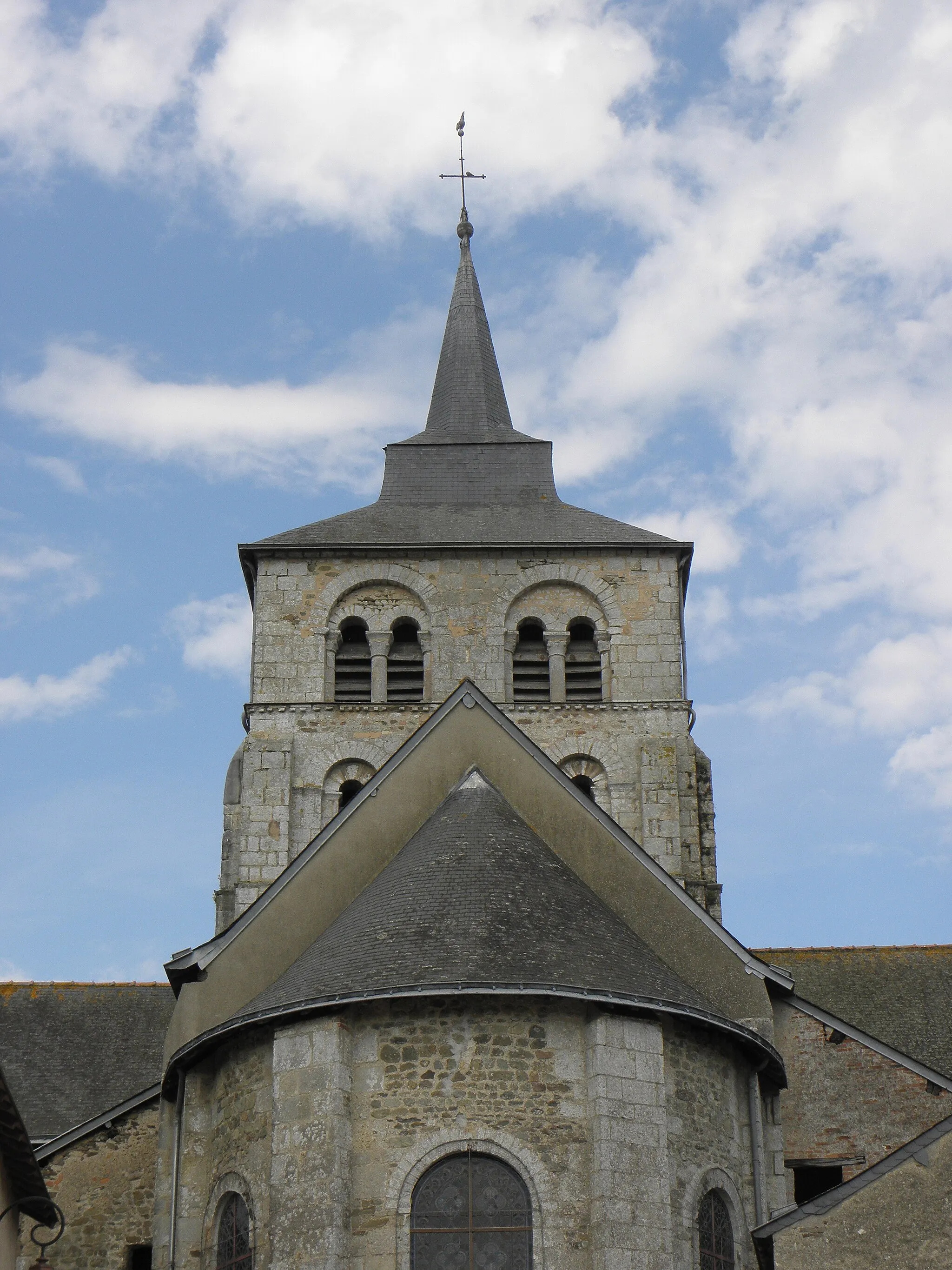 Photo showing: Église Saint-Pierre de Chemillé-en-Anjou (49). Extérieur.