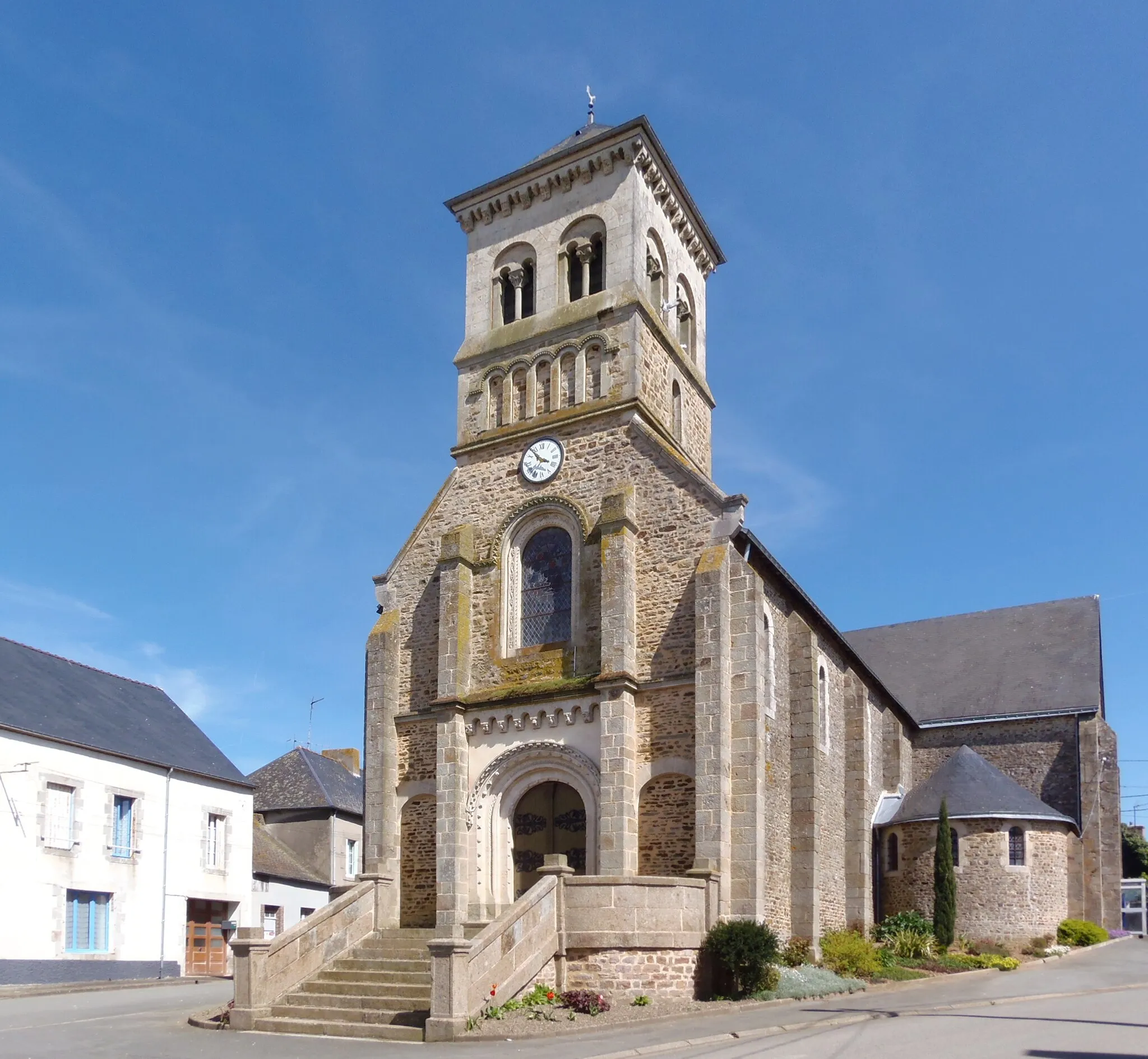 Photo showing: Saint-Aubin-du-Désert (Pays de la Loire, France). L'église Saint-Aubin.