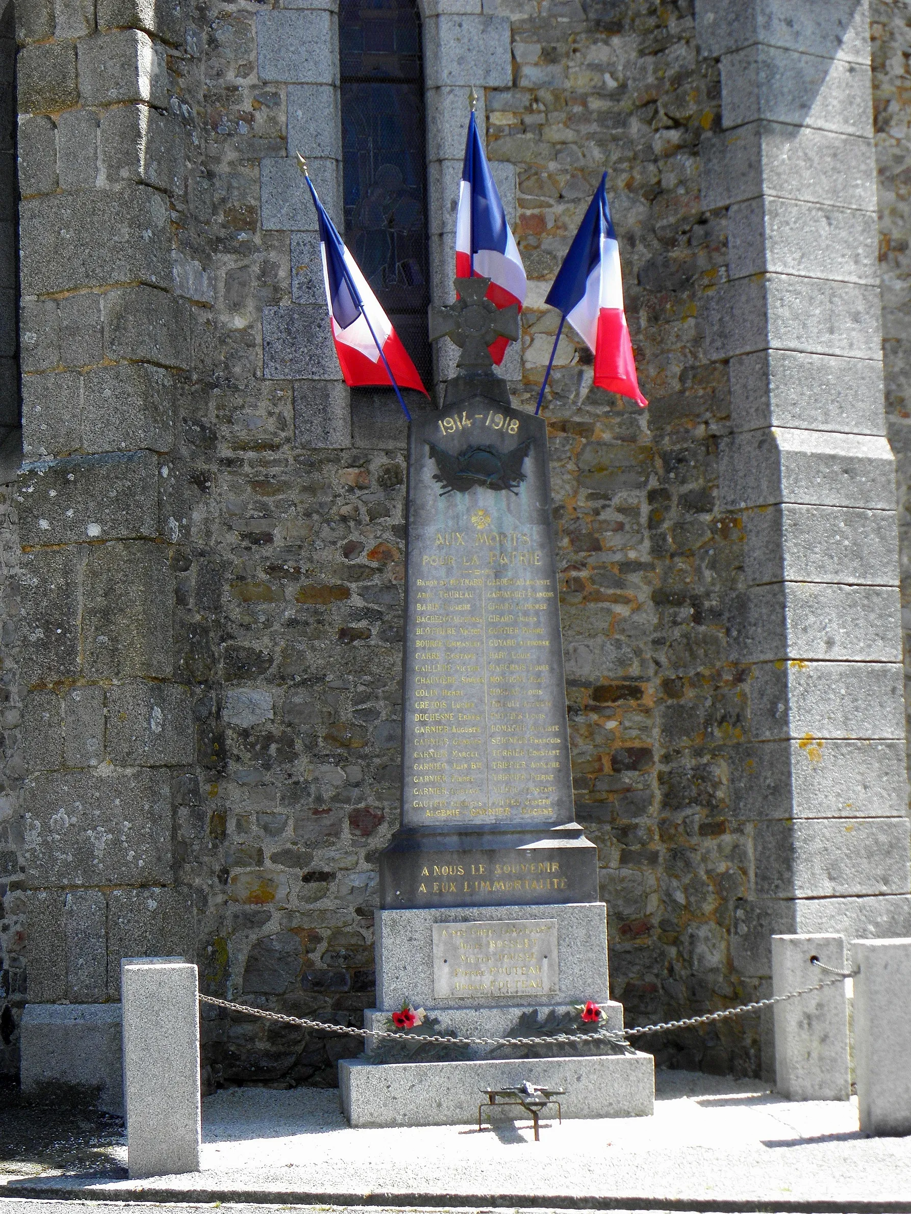 Photo showing: Monument aux morts de Placé (53).