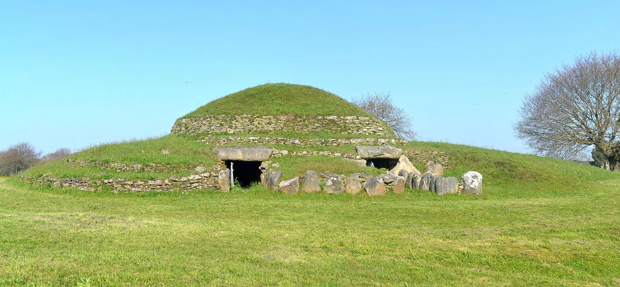 Photo showing: Tumulus de Dissignac, vue extérieure