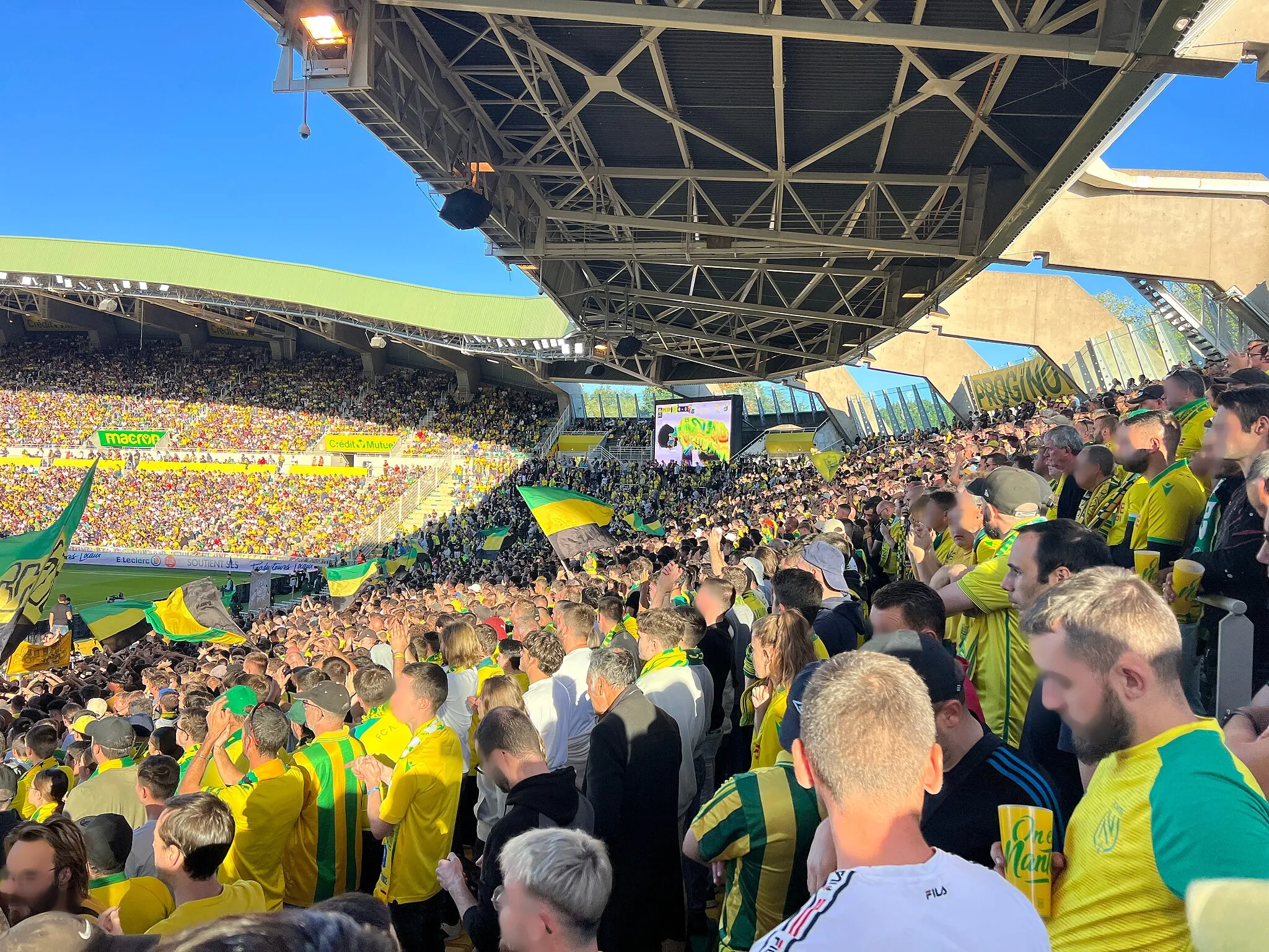 Photo showing: Match de football opposant le FC Nantes au RC Lens , stade de la Beaujoire, Nantes.