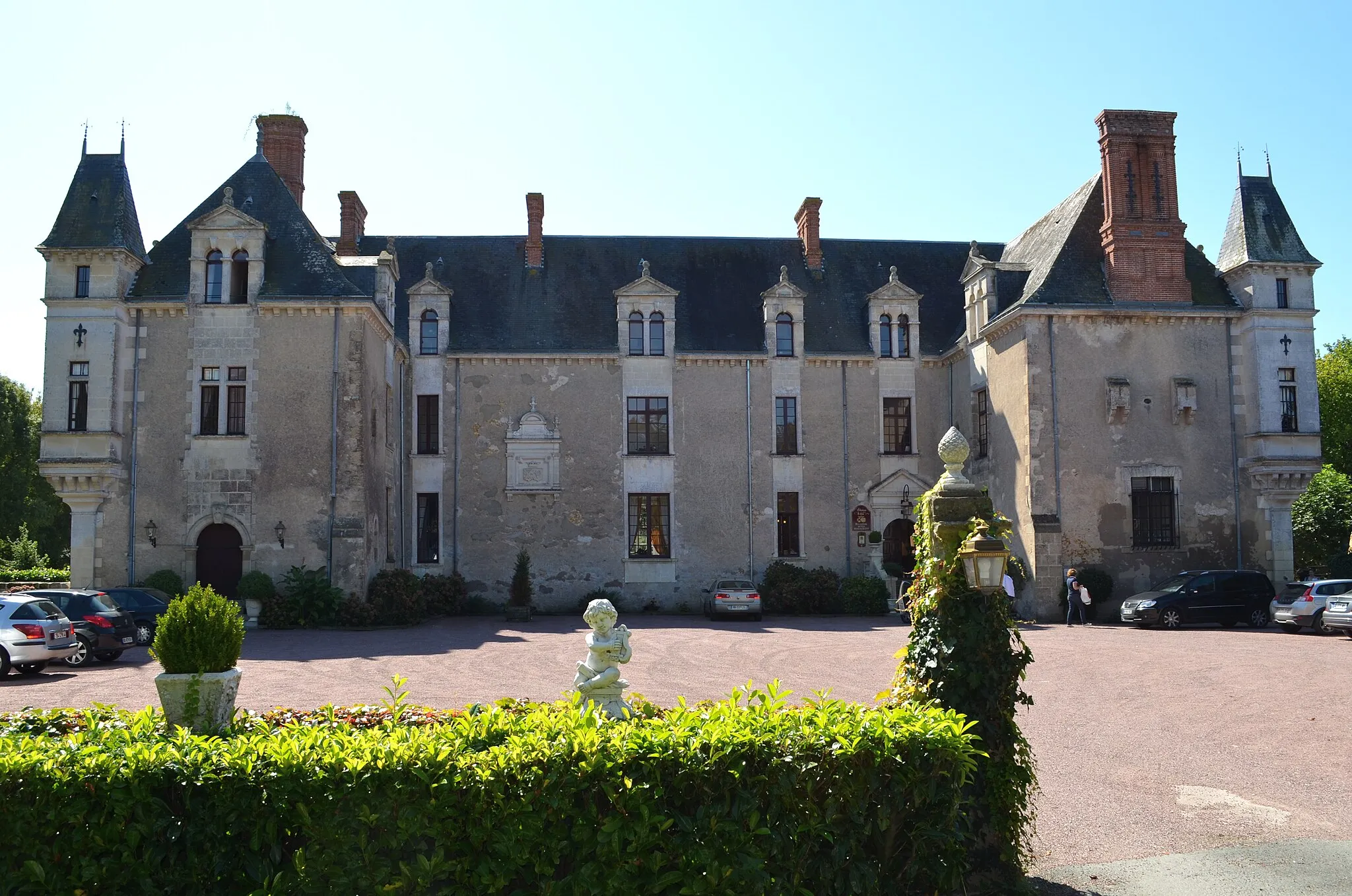 Photo showing: This building is inscrit au titre des monuments historiques de la France. It is indexed in the base Mérimée, a database of architectural heritage maintained by the French Ministry of Culture, under the reference PA00110067 .