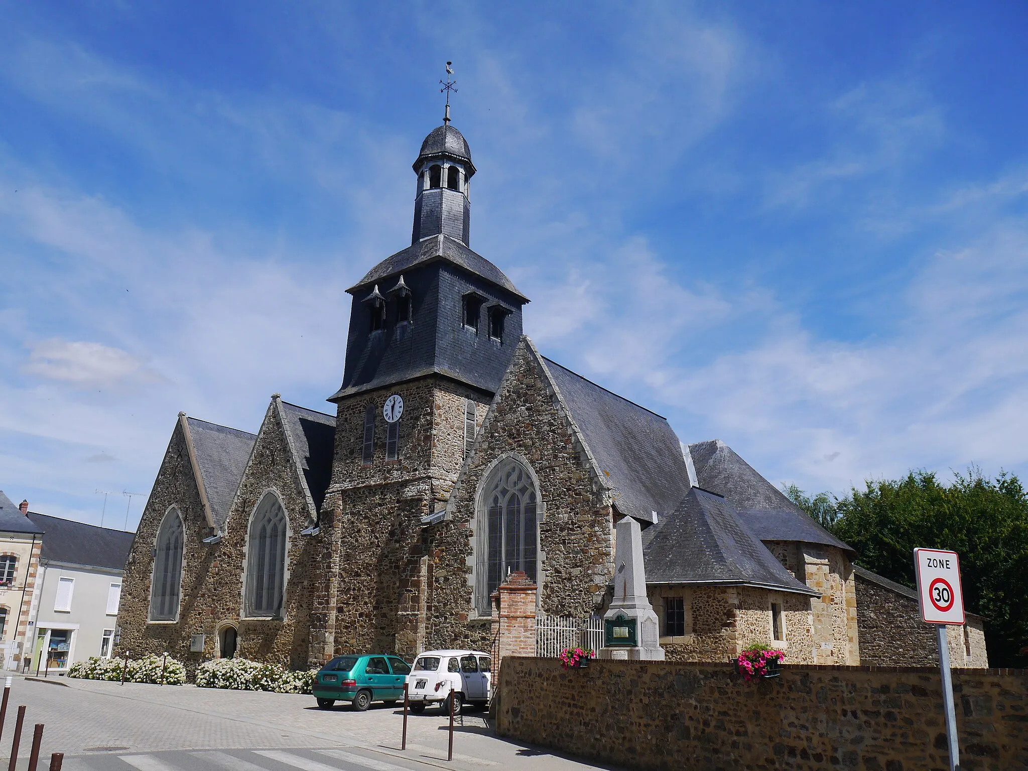 Photo showing: Livré-La-Touche église