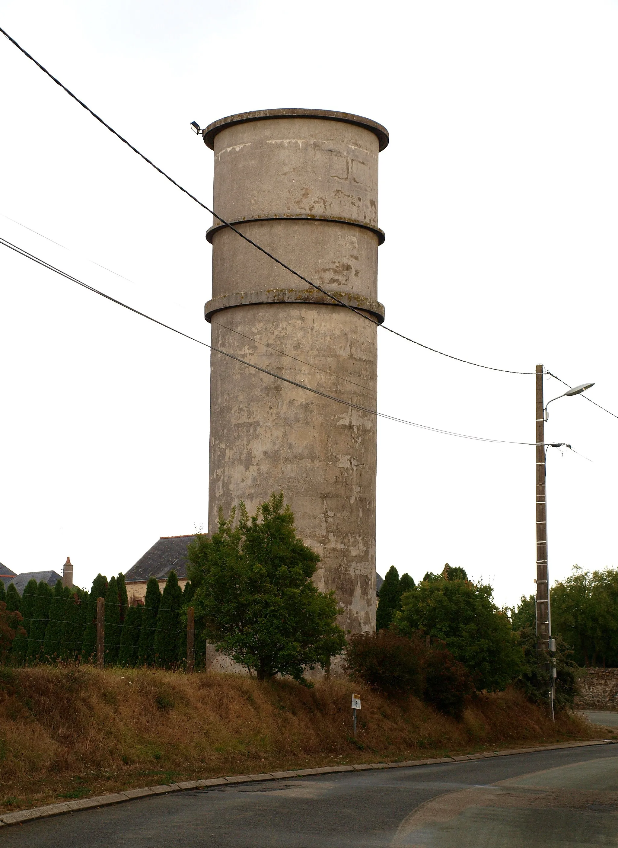 Photo showing: Saint-Georges-le-Fléchard (Mayenne, France) ; château d'eau