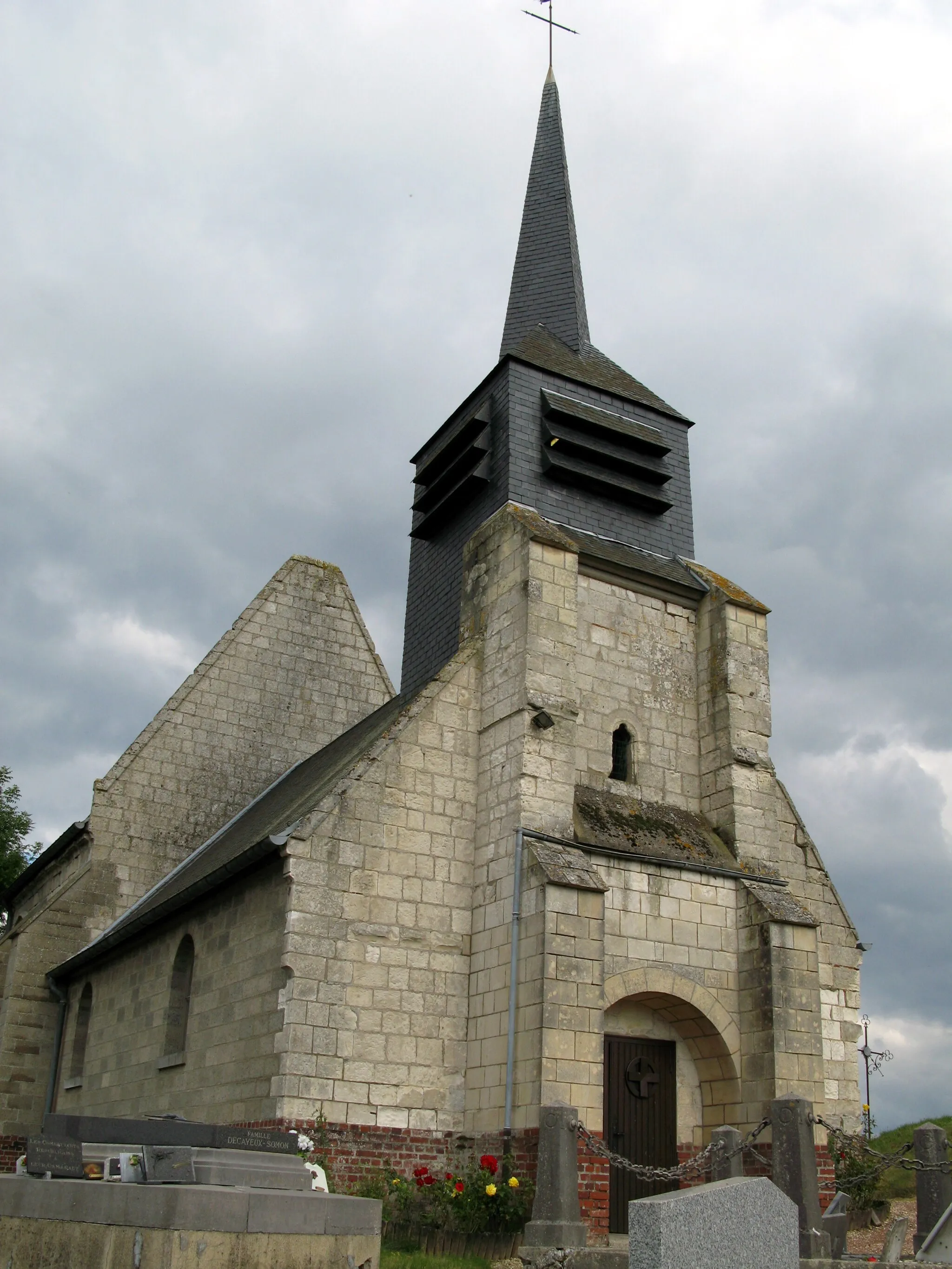 Photo showing: Bettencourt-Rivière (Somme, France) - Eglise de Bettencourt.

Camera location 49° 59′ 40.84″ N, 1° 58′ 32.19″ E View this and other nearby images on: OpenStreetMap 49.994678;    1.975608