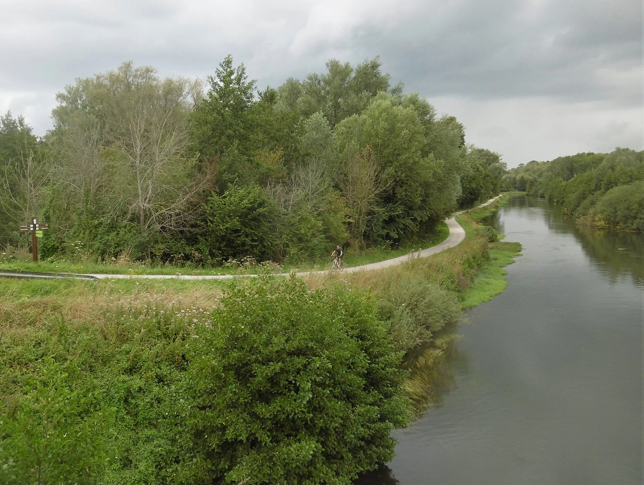 Photo showing: Condé-Folie-L'Etoile Véloroute sur rive gauche