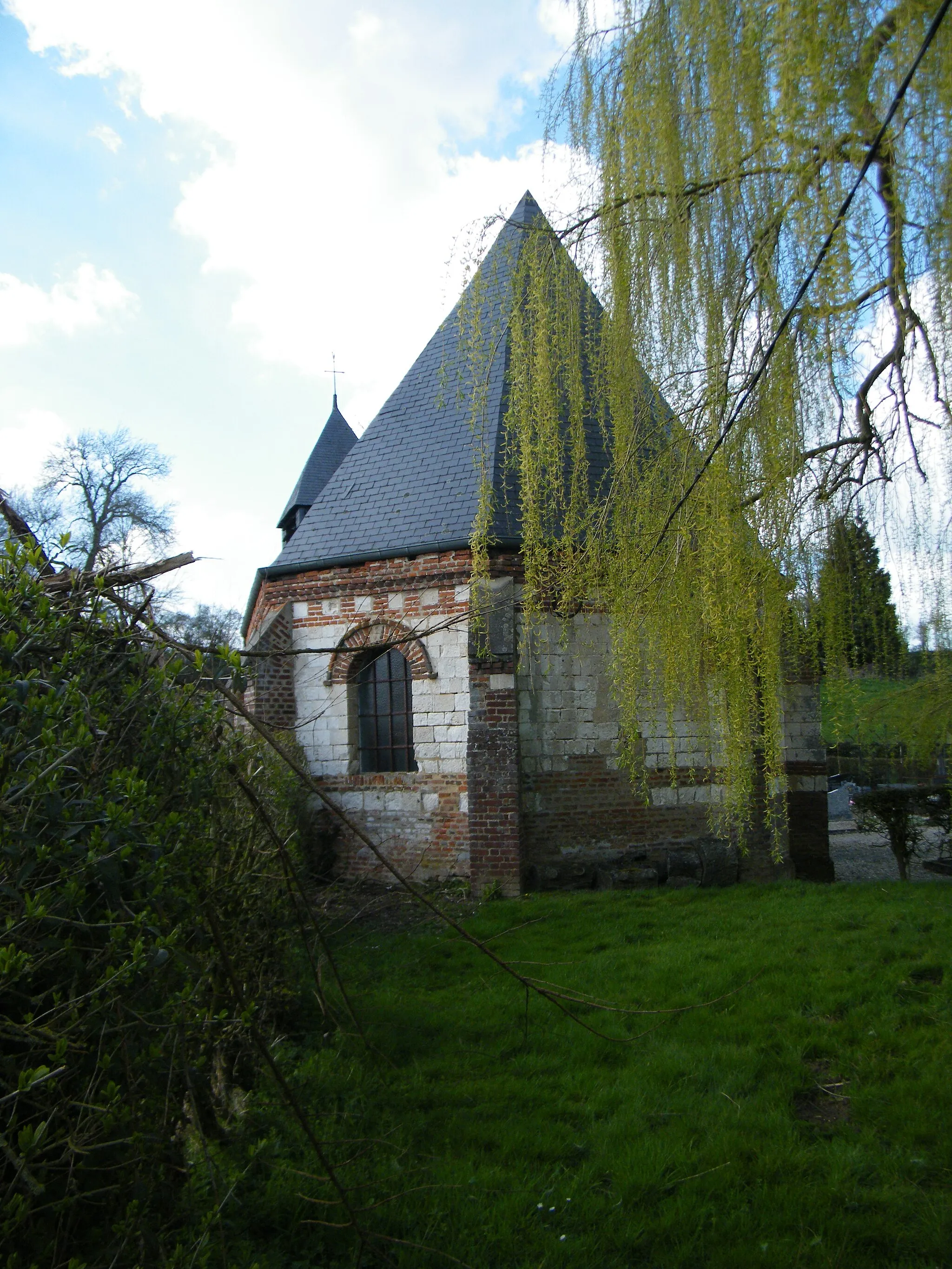 Photo showing: Le chevet de l'église.