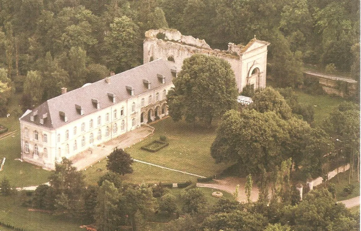 Photo showing: Abbaye du Gard, bâtiment abbatial  et ruines de l'église