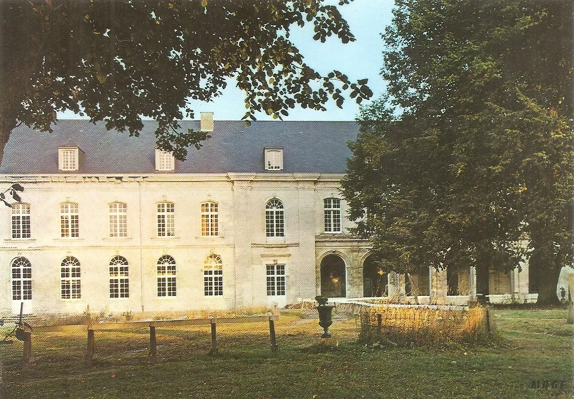 Photo showing: Abbaye du Gard, bâtiment abbatial 1