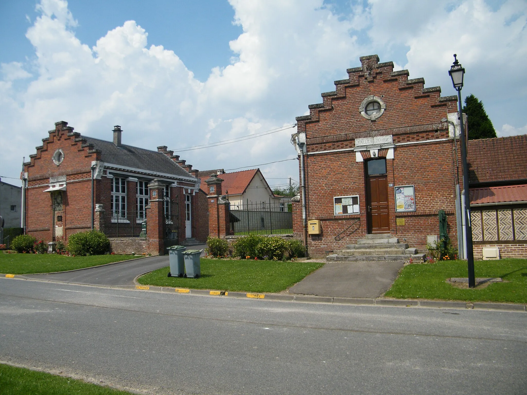 Photo showing: écoles.