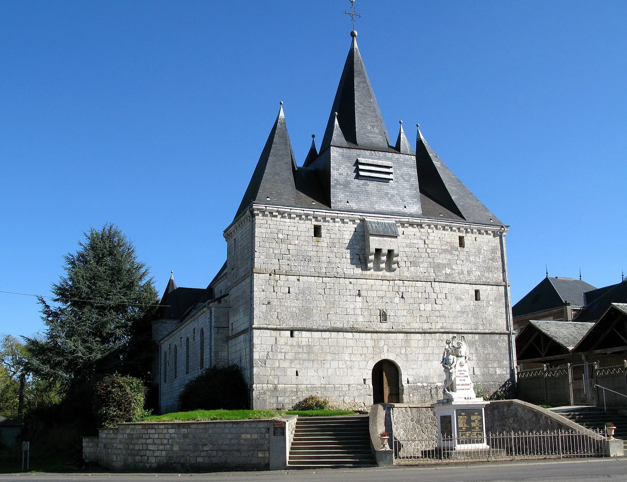 Photo showing: This building is indexed in the base Mérimée, a database of architectural heritage maintained by the French Ministry of Culture, under the reference PA00078458 .