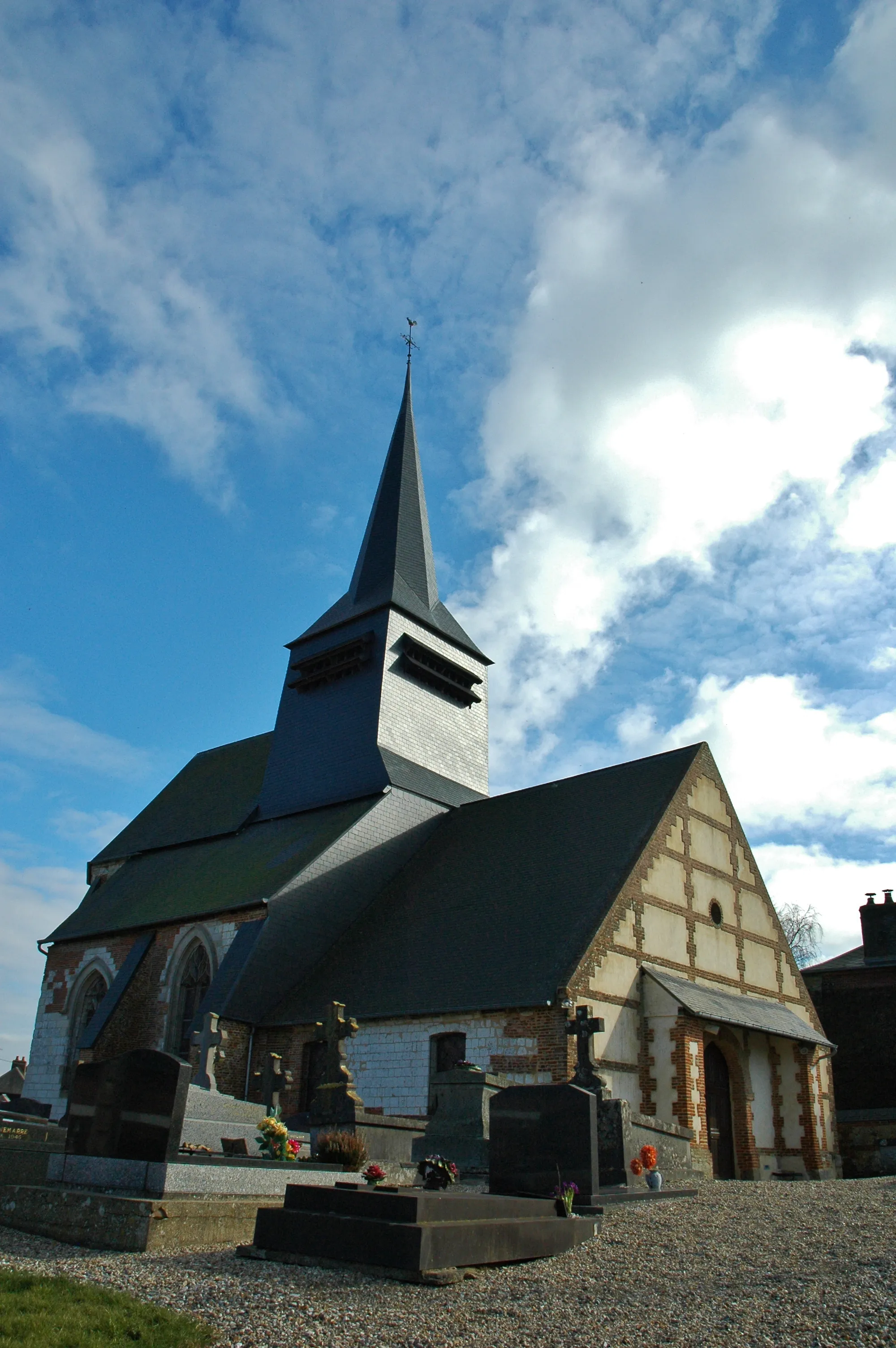 Photo showing: Église de Callengeville (Seine Maritime — France). Fin XVe siècle. Description plus complète voir la "Source" ci-dessous