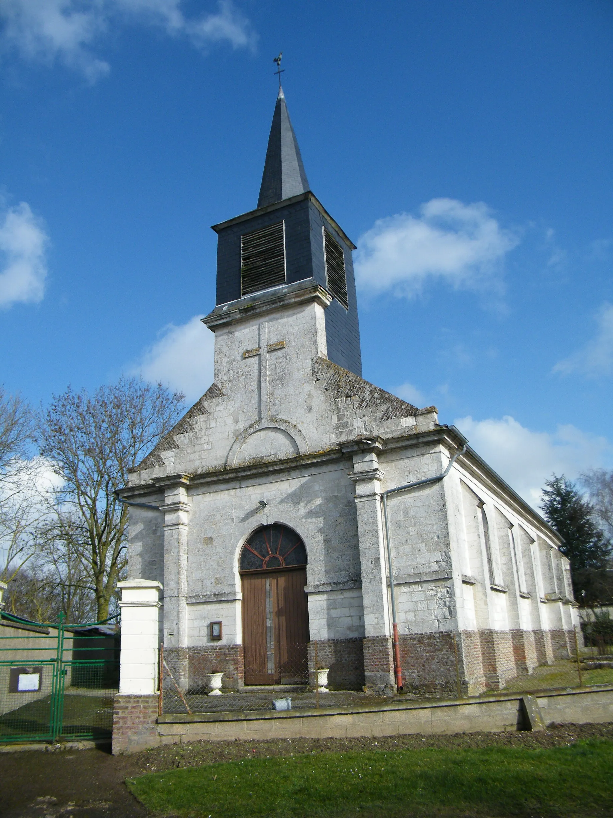 Photo showing: Le clocher de l'église Saint-Jean-Baptiste.