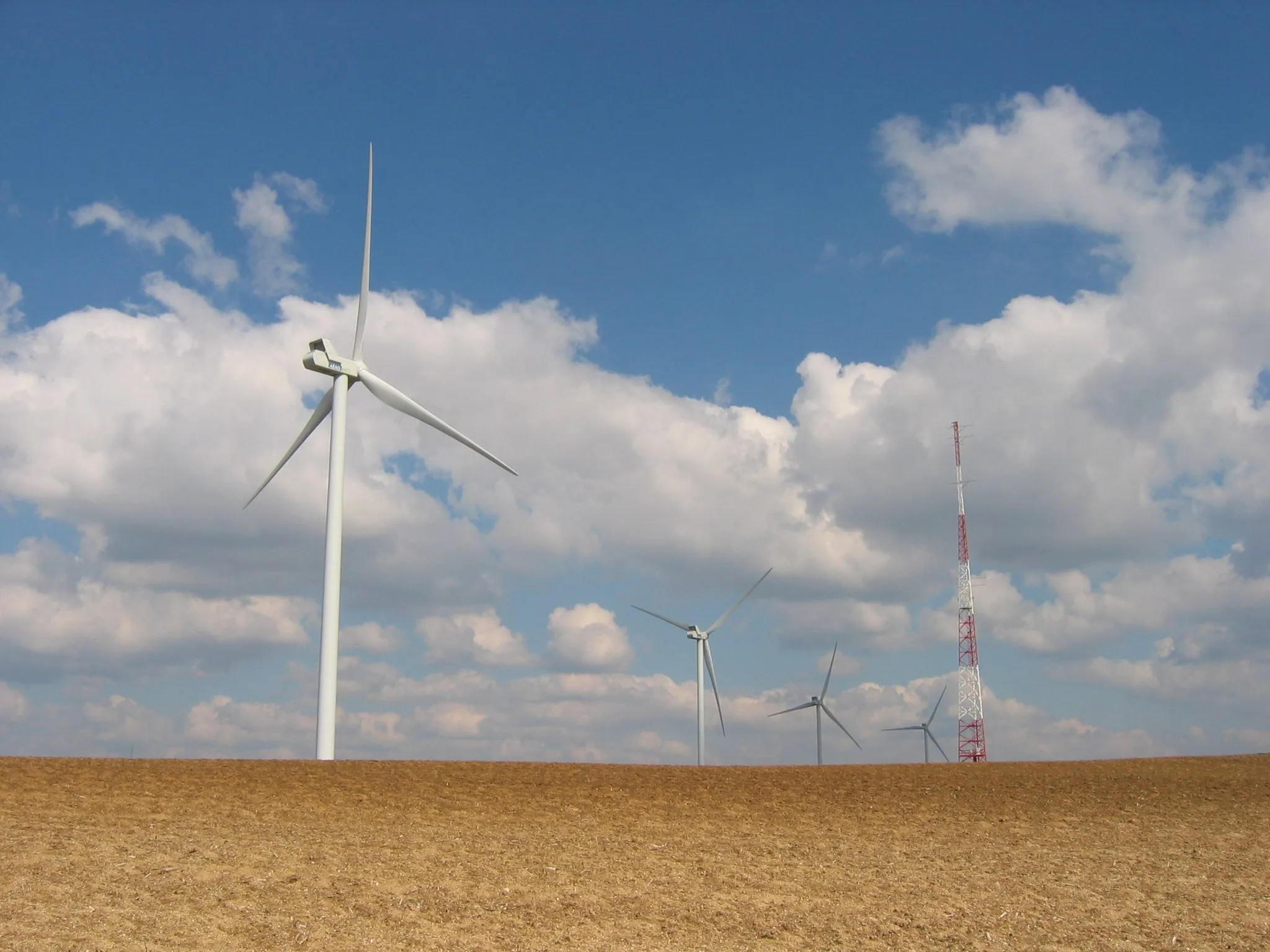 Photo showing: avril 2015 éoliennes du Thour, parc de la Motelle, Ardennes, France