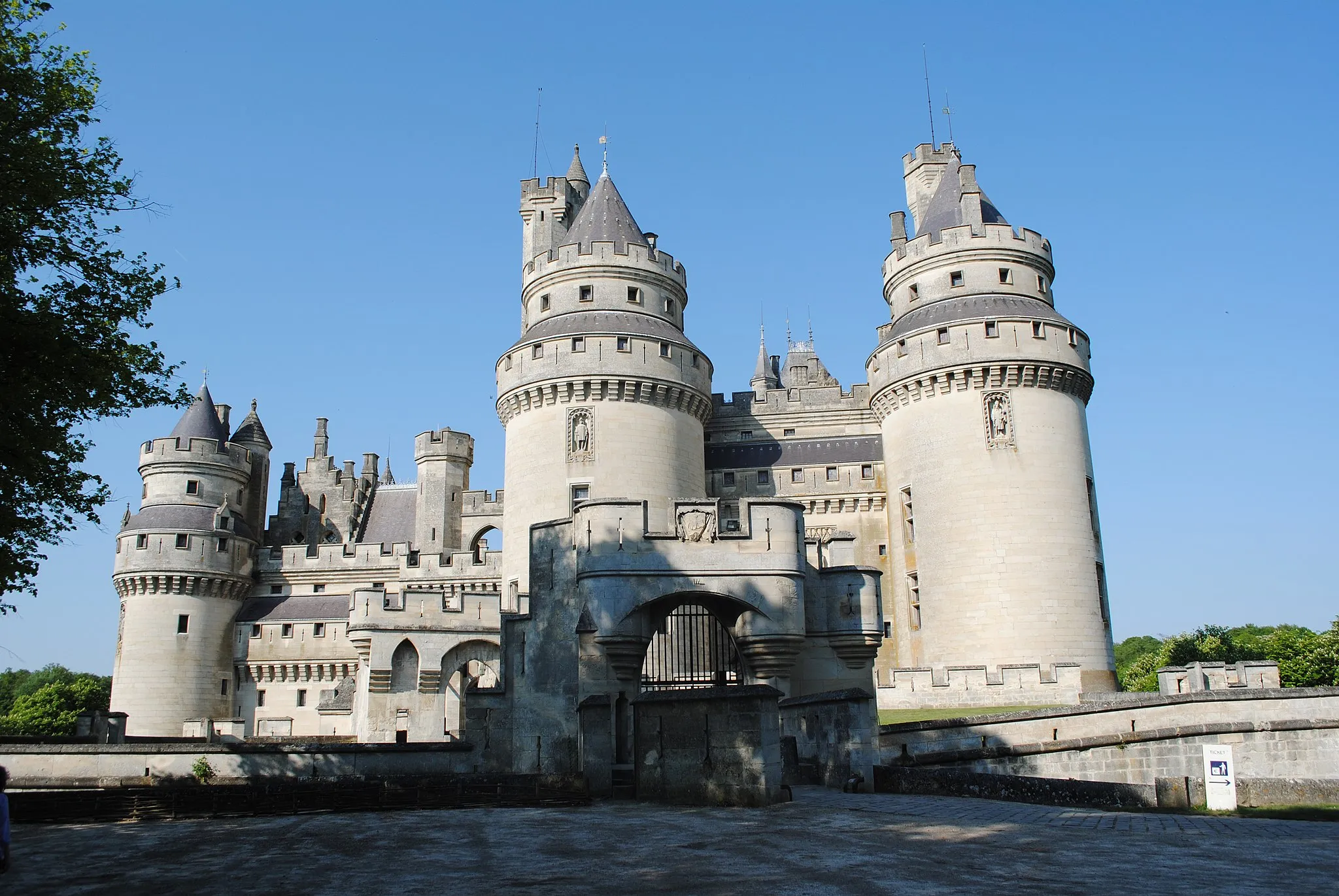 Photo showing: This building is classé au titre des monuments historiques de la France. It is indexed in the base Mérimée, a database of architectural heritage maintained by the French Ministry of Culture, under the reference PA00114803 .