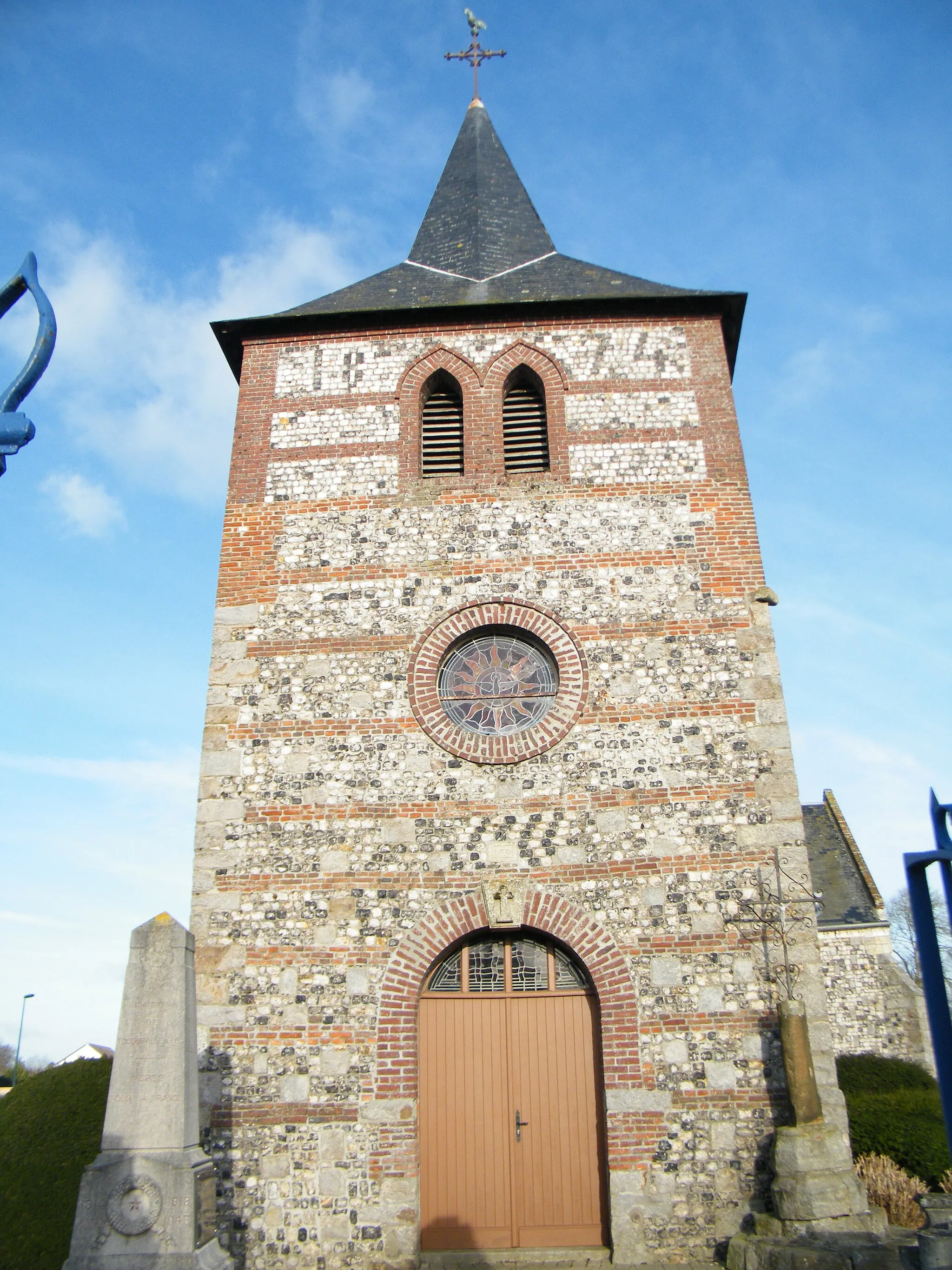 Photo showing: Clocher de l'église.