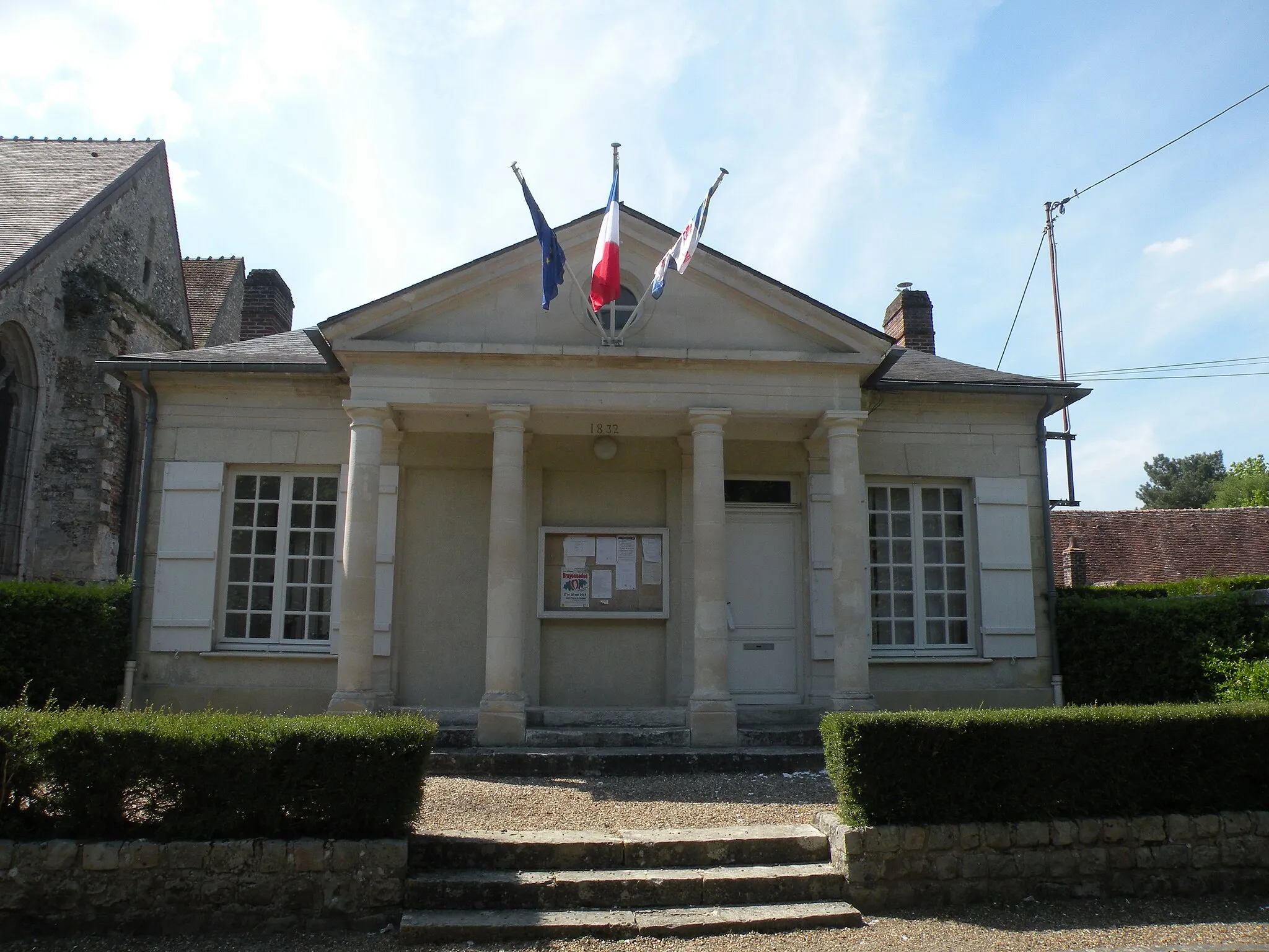 Photo showing: Flavacourt, Oise, France, la mairie.