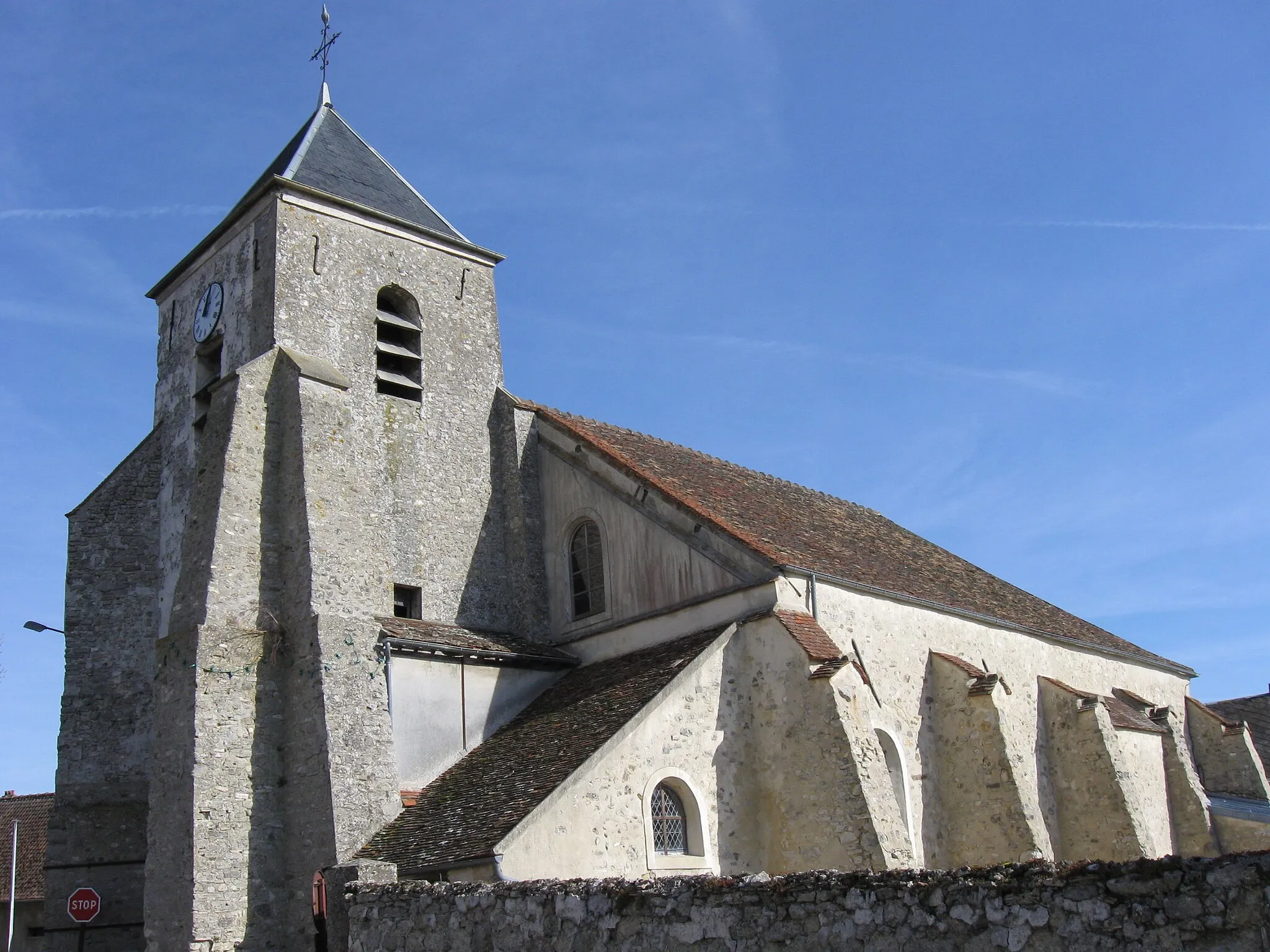 Photo showing: Église Saint-Jean-Porte-Latine de Douy-la-Ramée. (Seine-et-Marne, région Île-de-France).